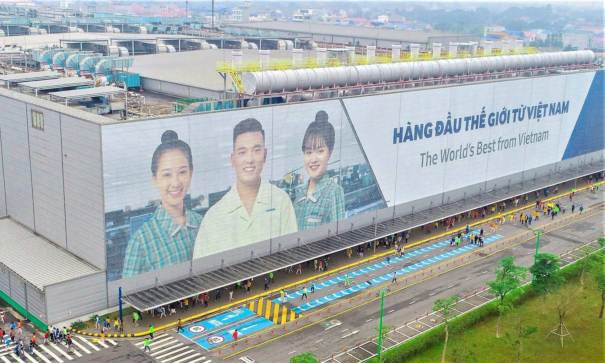 xuat khau hang dien tu anh 1