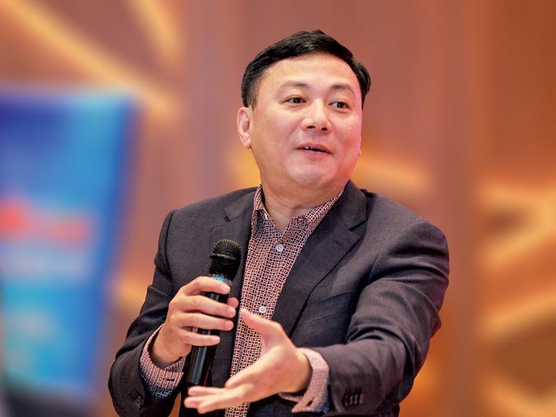 Doanh nhan ke chuyen ung bien 'vuot bao' hinh anh