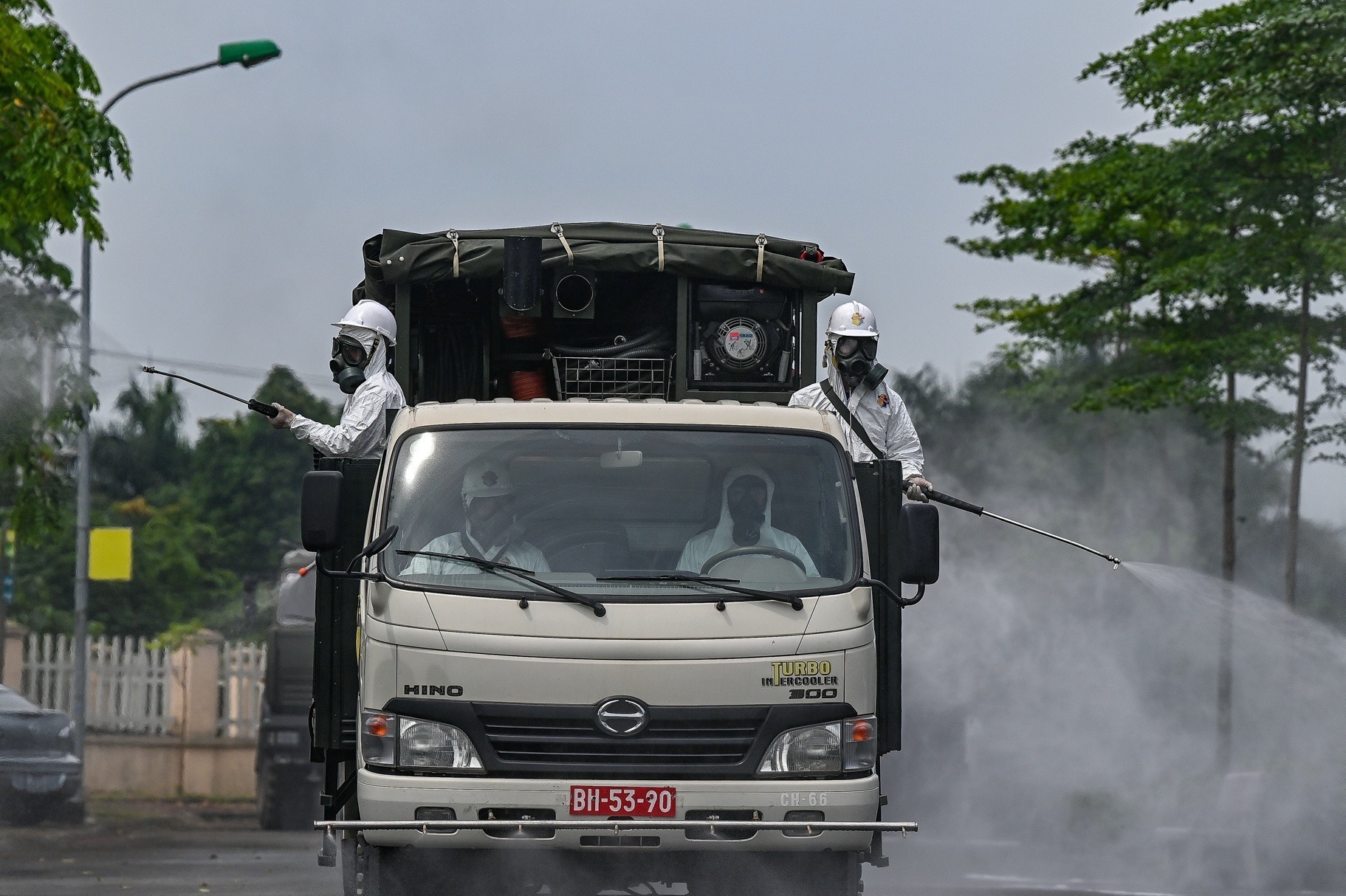 Bo Cong Thuong de nghi chong dich o khu cong nghiep, thuong mai hinh anh
