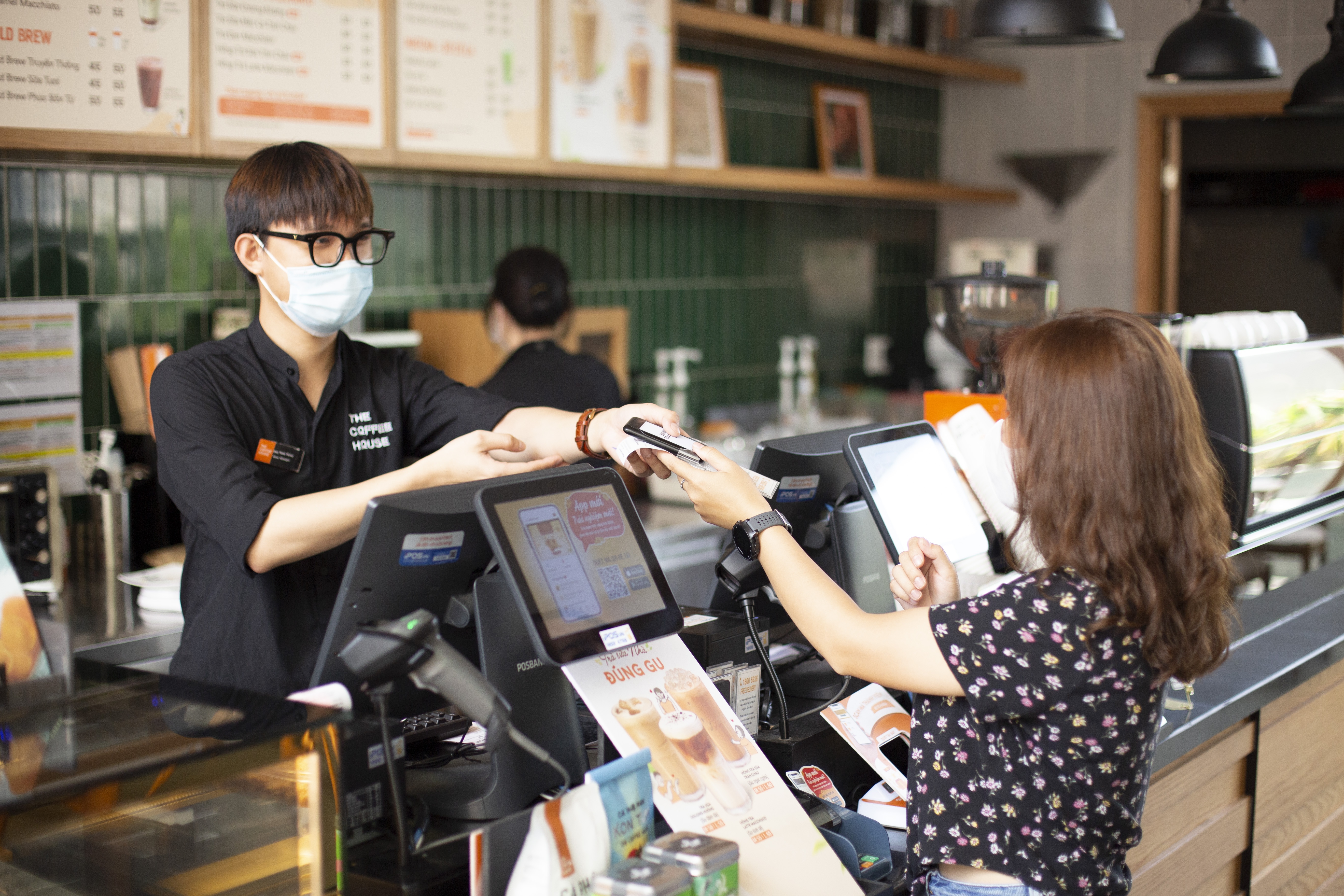 Doanh nghiep xoay chuyen tinh the giua dai dich anh 3