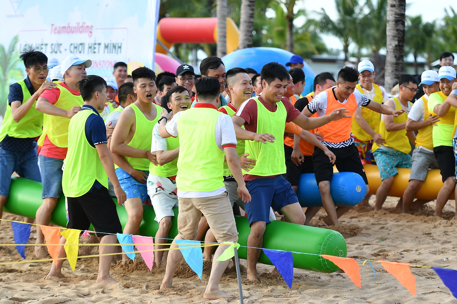 Doanh nghiep du lich can kiet dong tien hinh anh