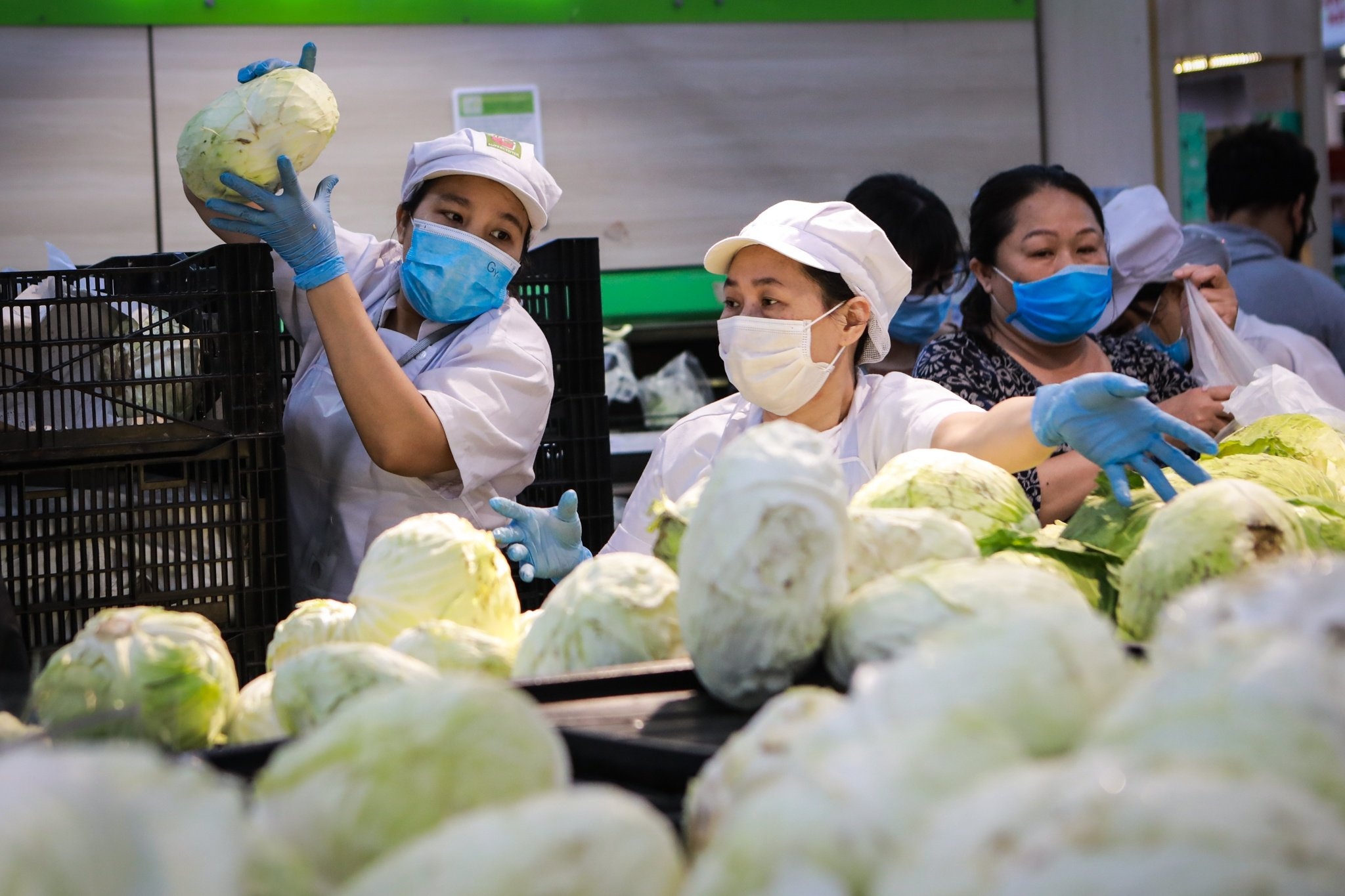 De xuat uu tien tiem vaccine cho nhan vien sieu thi va cho hinh anh