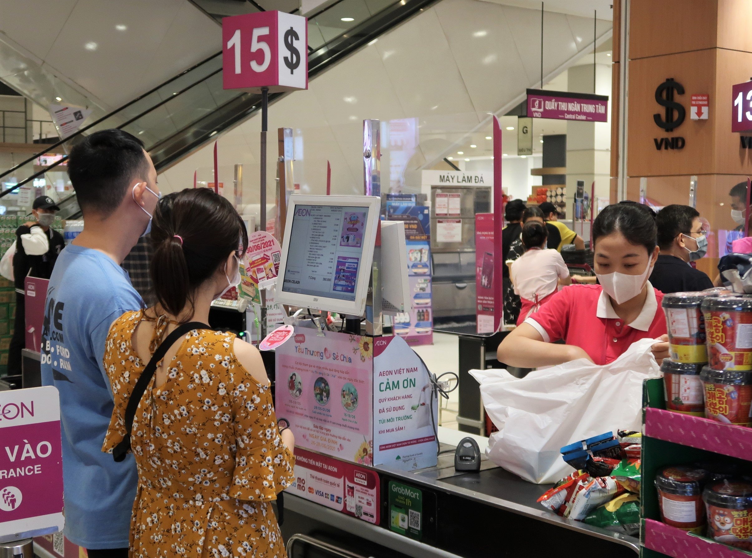 uu tien tiem vaccine cho nhan vien sieu thi va cho anh 2