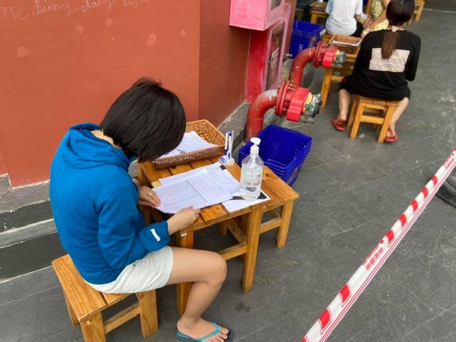 Sieu thi to chuc ban hang kieu moi thoi dich hinh anh