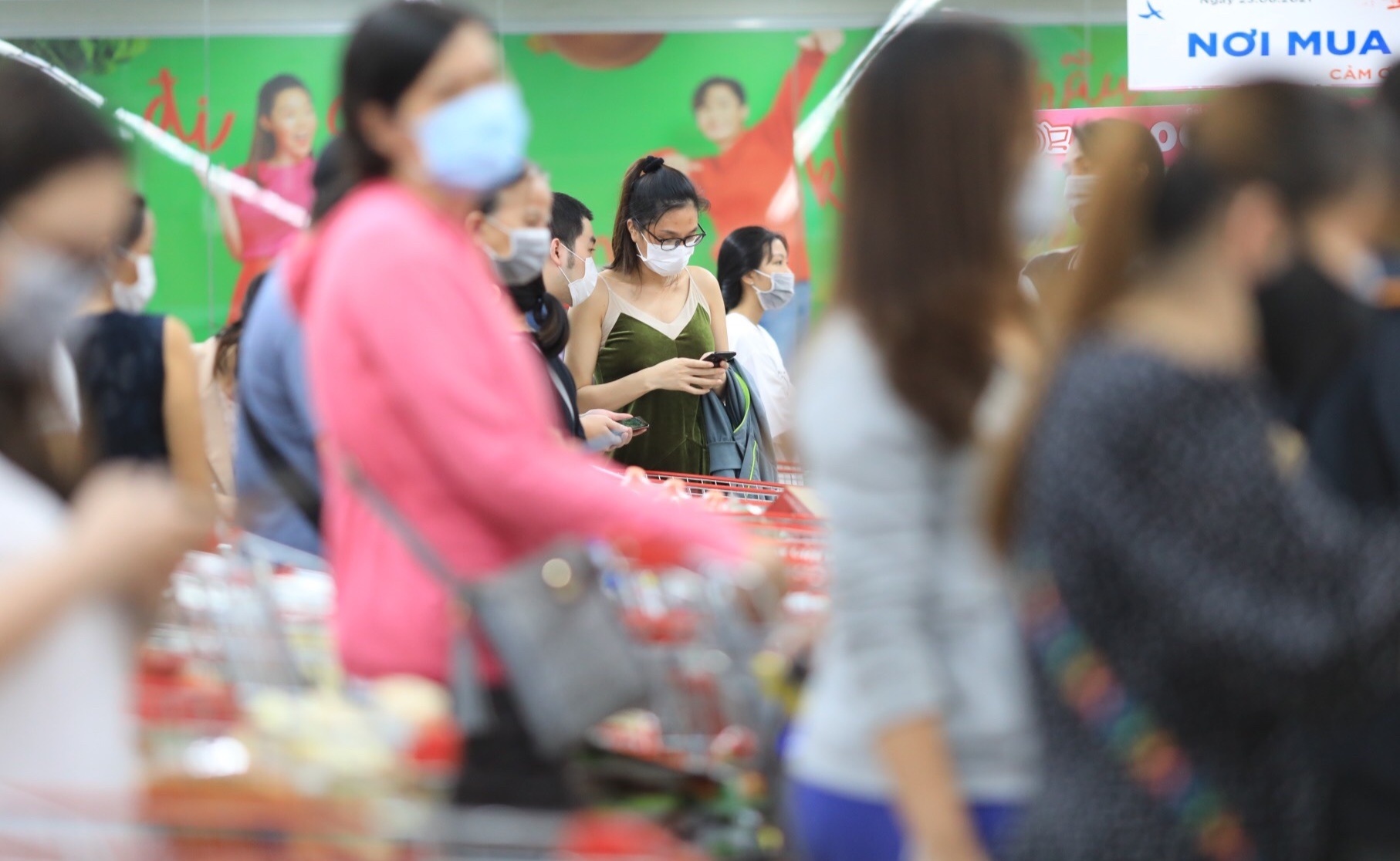 Xep hang 3 tieng van chua den luot thanh toan o sieu thi anh 2