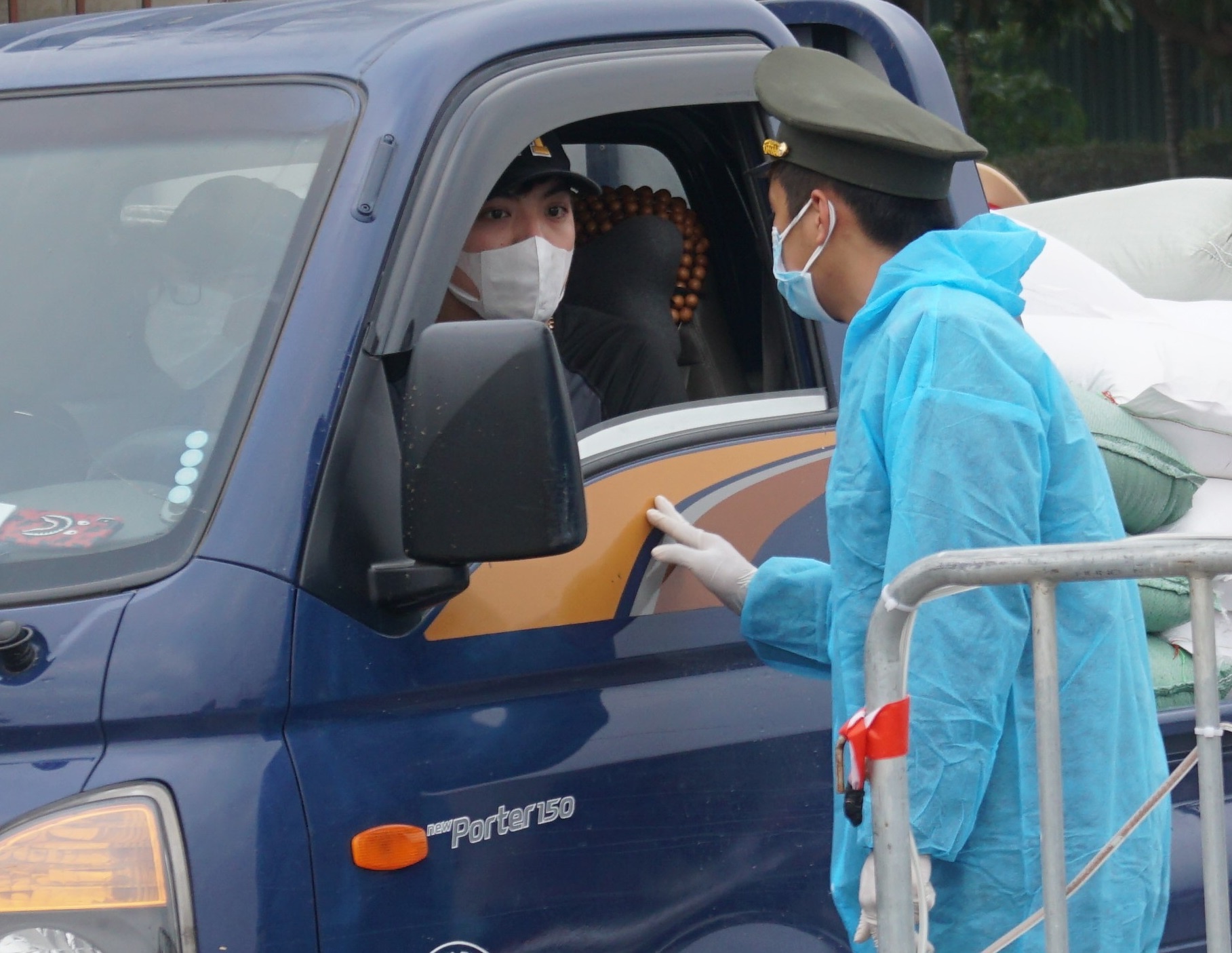 Tao luong xanh cho xe cho hang hoa den TP.HCM hinh anh