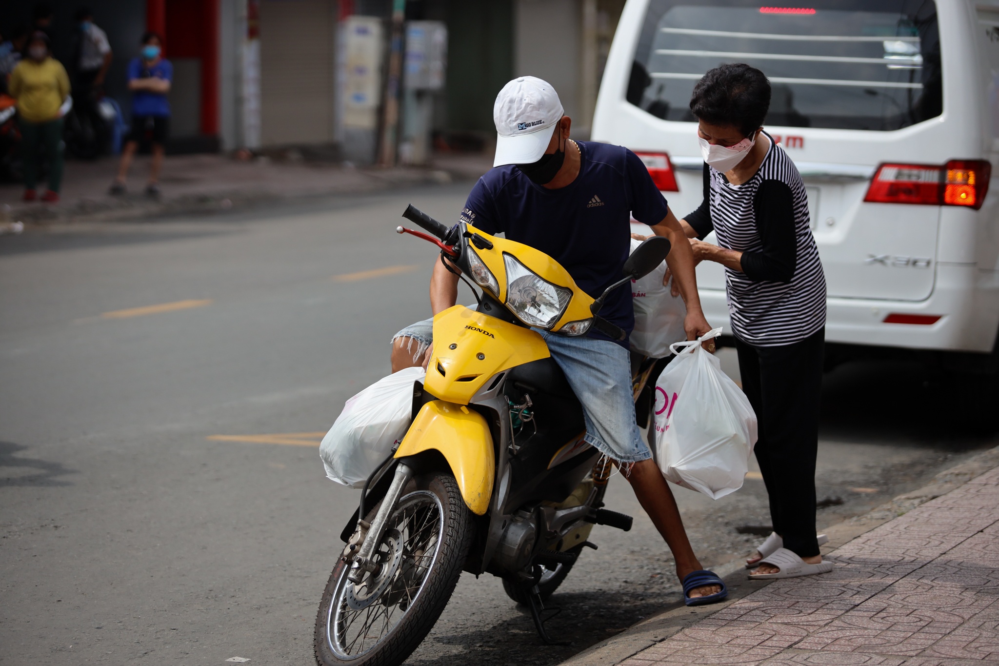 ban hang luu dong anh 6