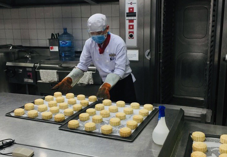 Co so san xuat banh trung thu anh 2