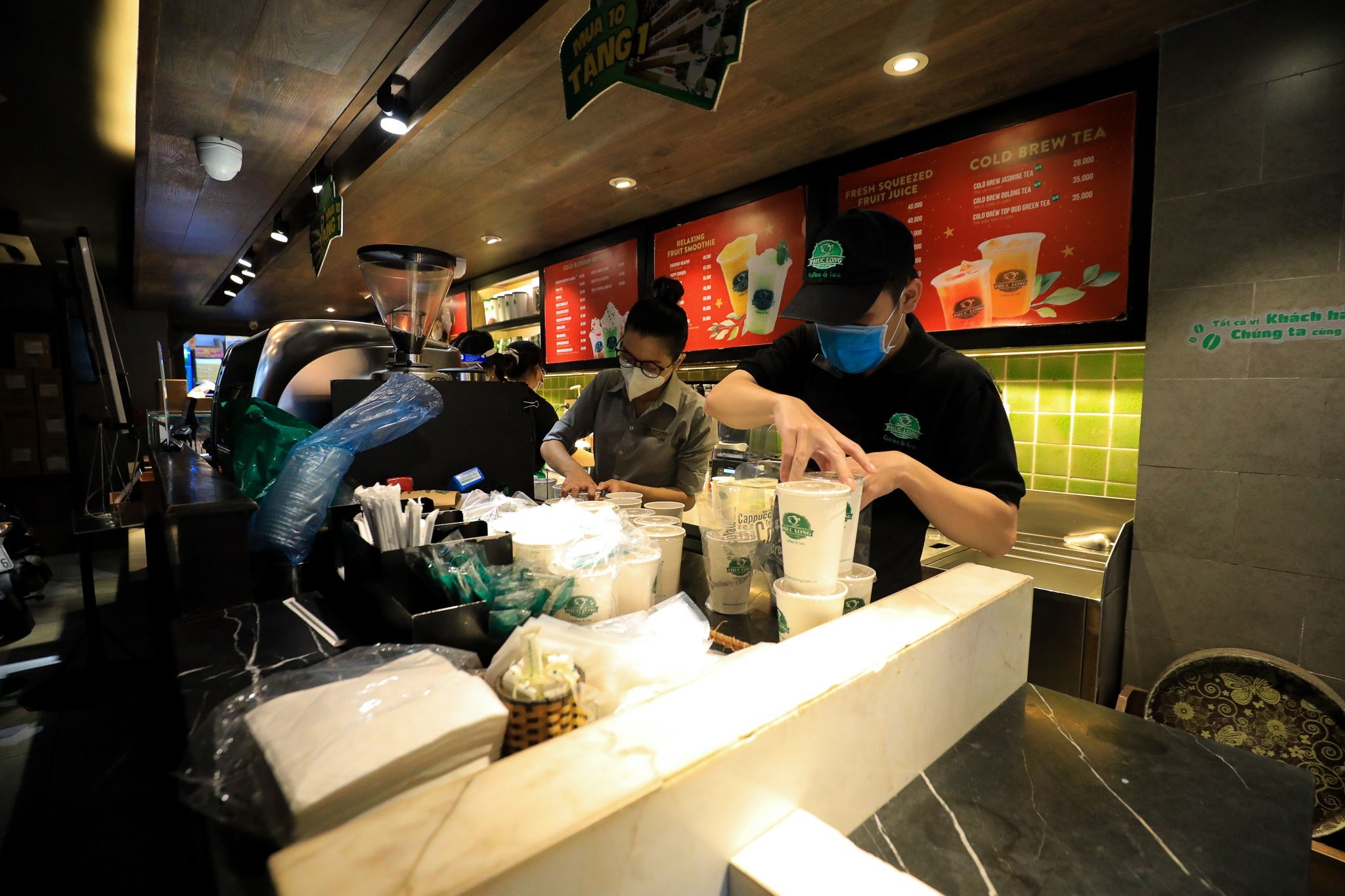 Vi sao chuoi nha hang ca phe o TP.HCM chua mo dong loat anh 3