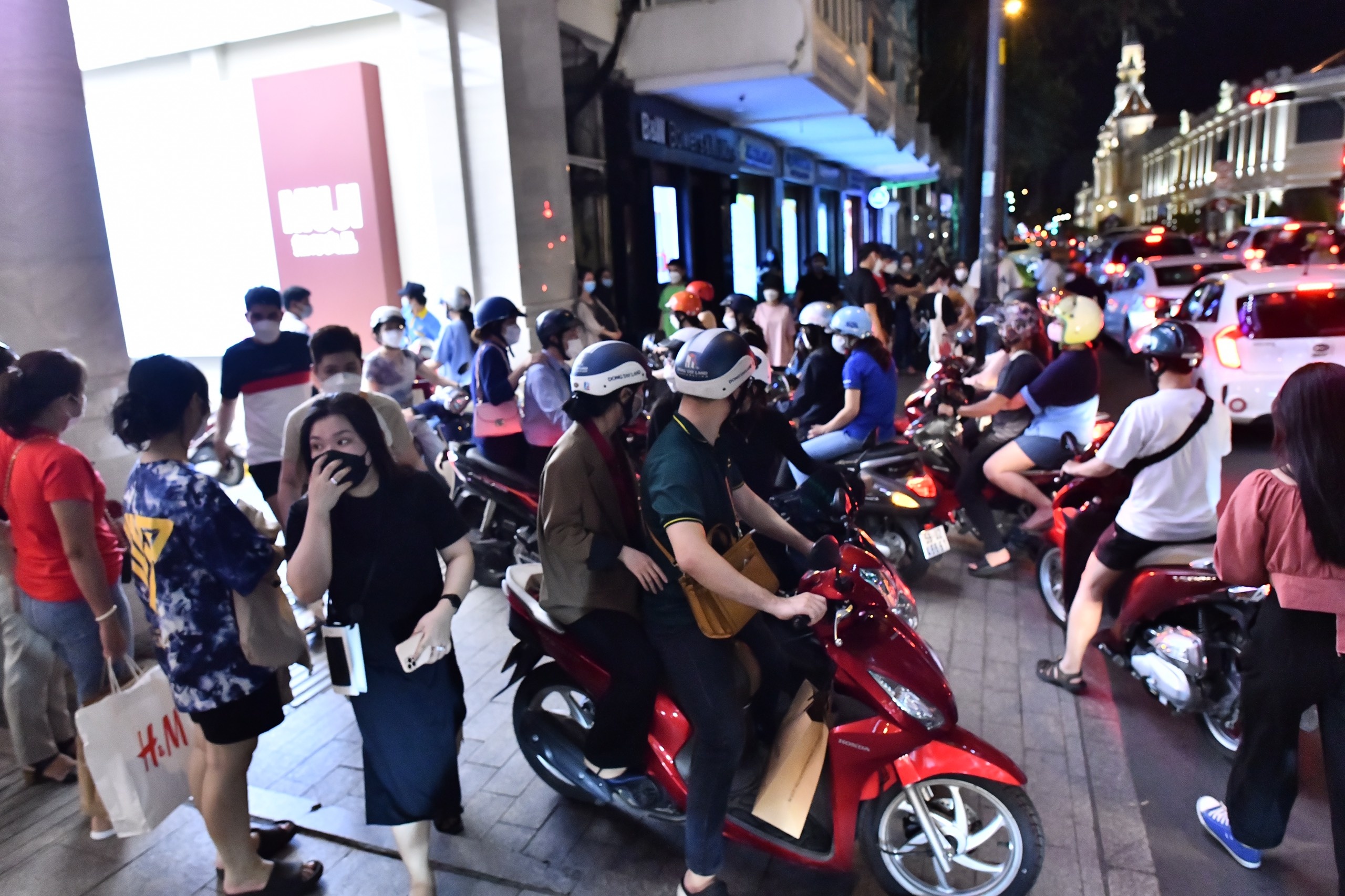 Black Friday tan som o TP.HCM anh 5