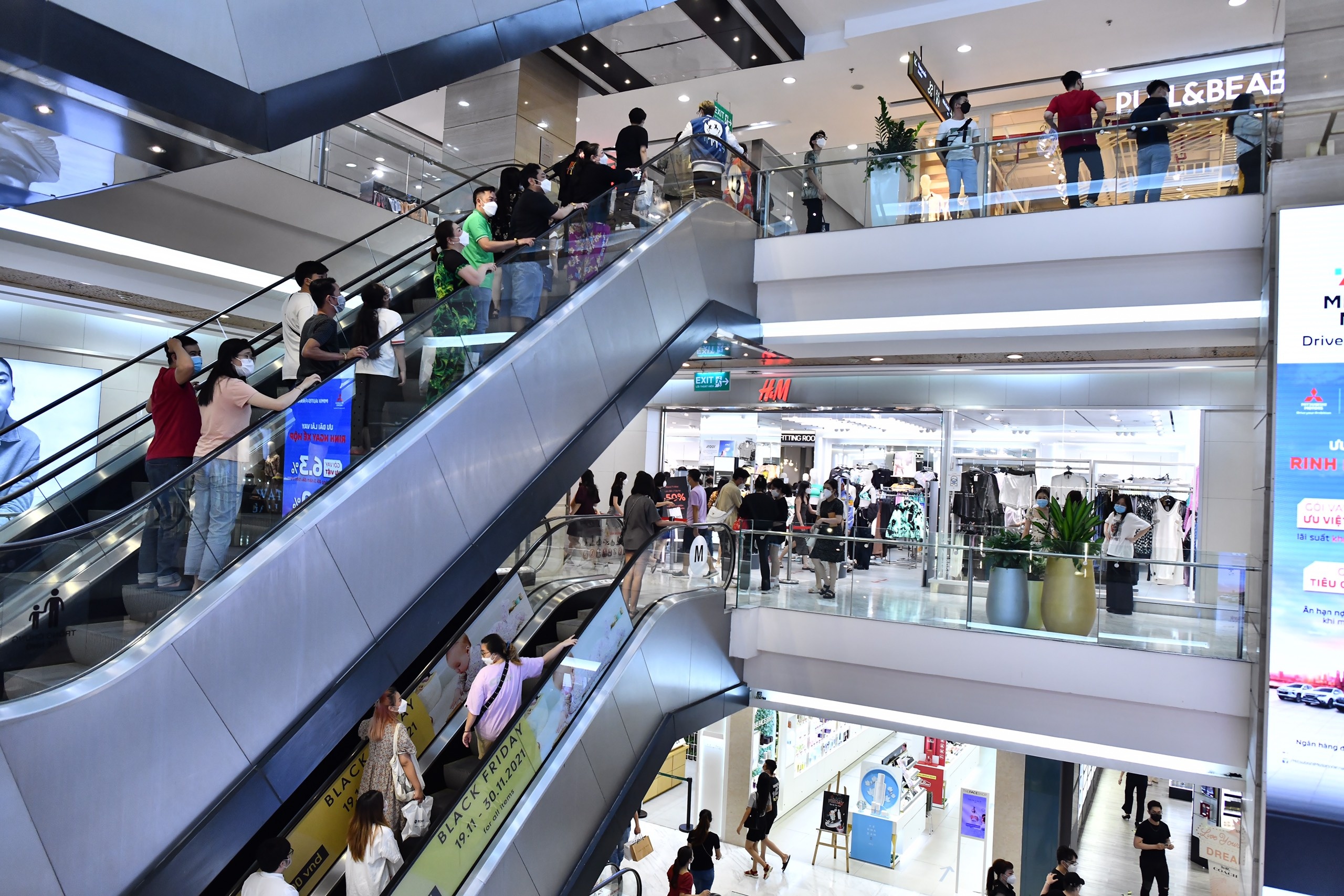 Black Friday tan som o TP.HCM anh 10