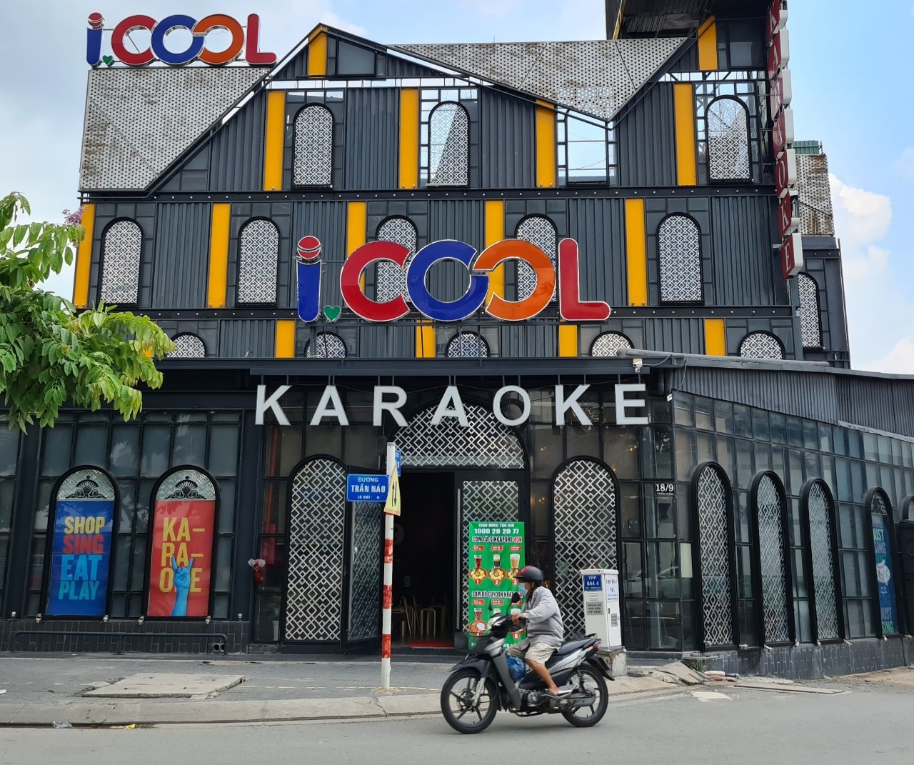 Khi nao TP.HCM mo lai karaoke? hinh anh