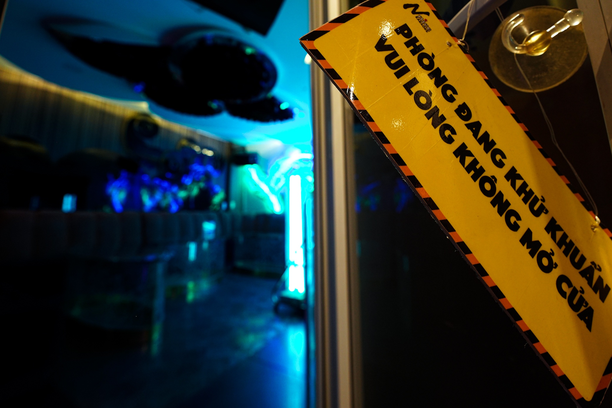 Karaoke o TP.HCM dung phong cach ly anh 2