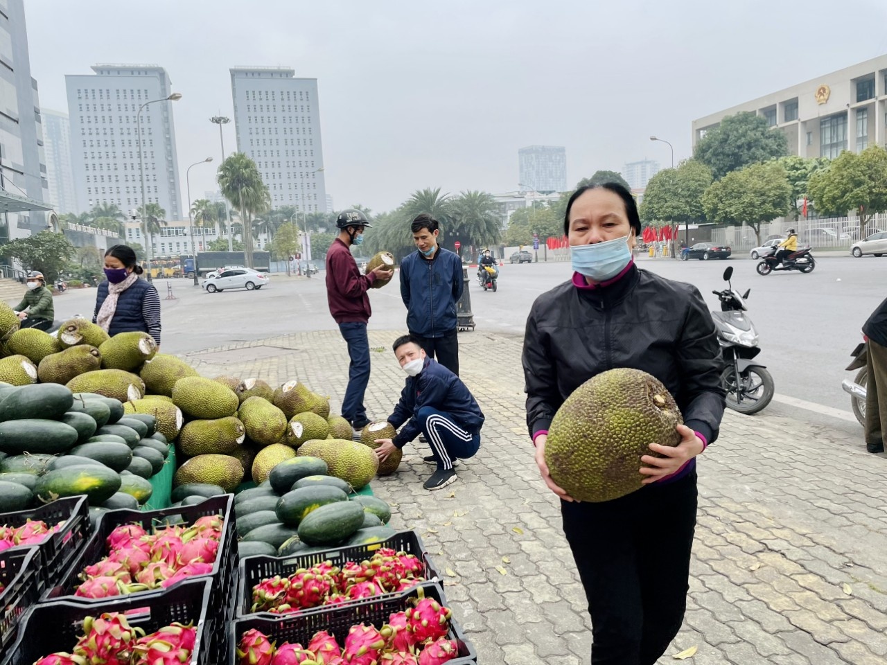 Sieu thi dem thanh long, mit ra via he ban hinh anh