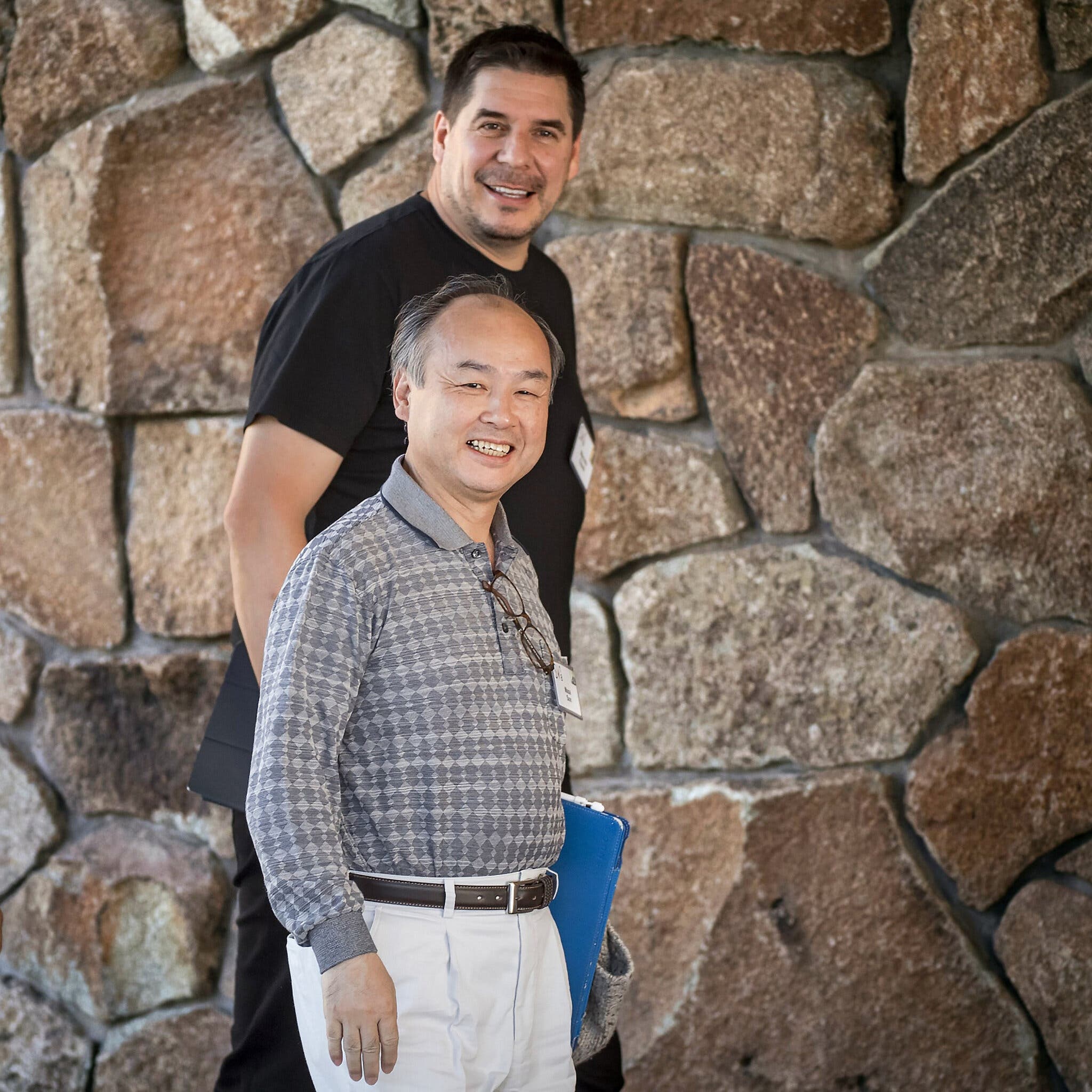 SoftBank lao dao anh 1