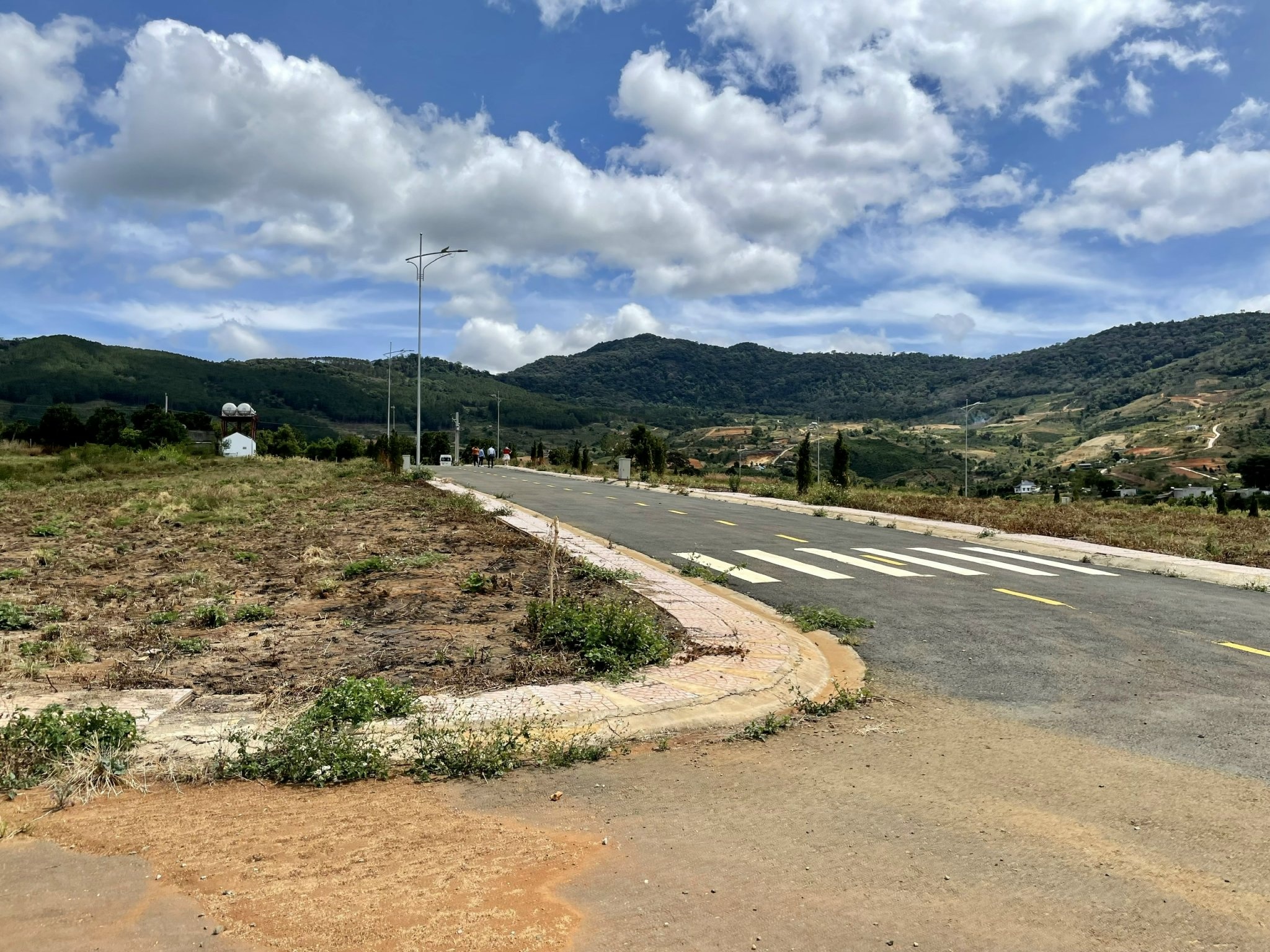 Lam Dong dung tach thua hien dat anh 1