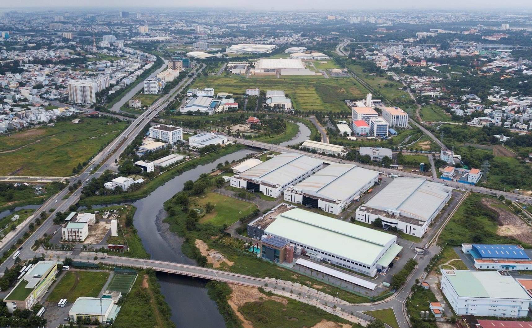 Gia dat cong nghiep leo thang hinh anh