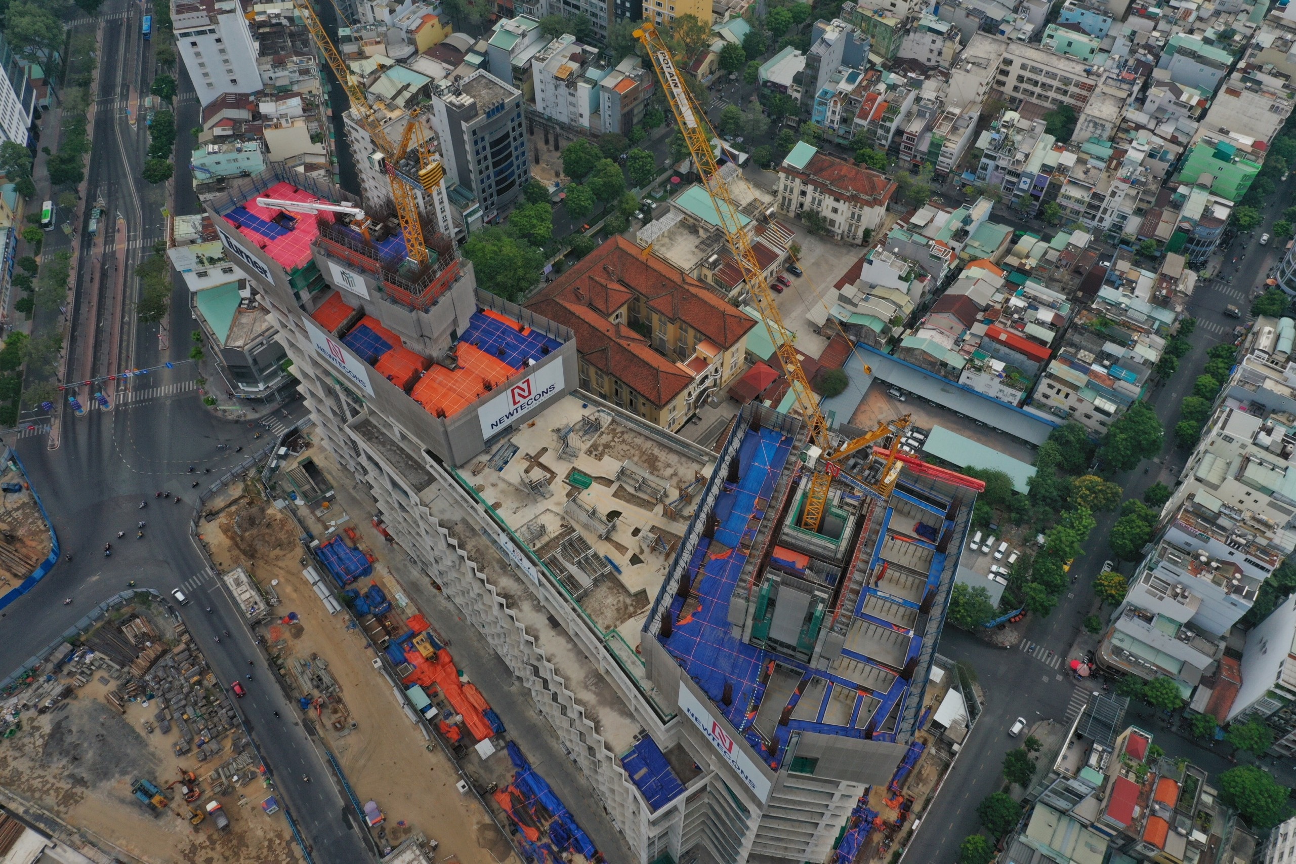 khu tu giac,  Ben Thanh,  doi chu anh 1