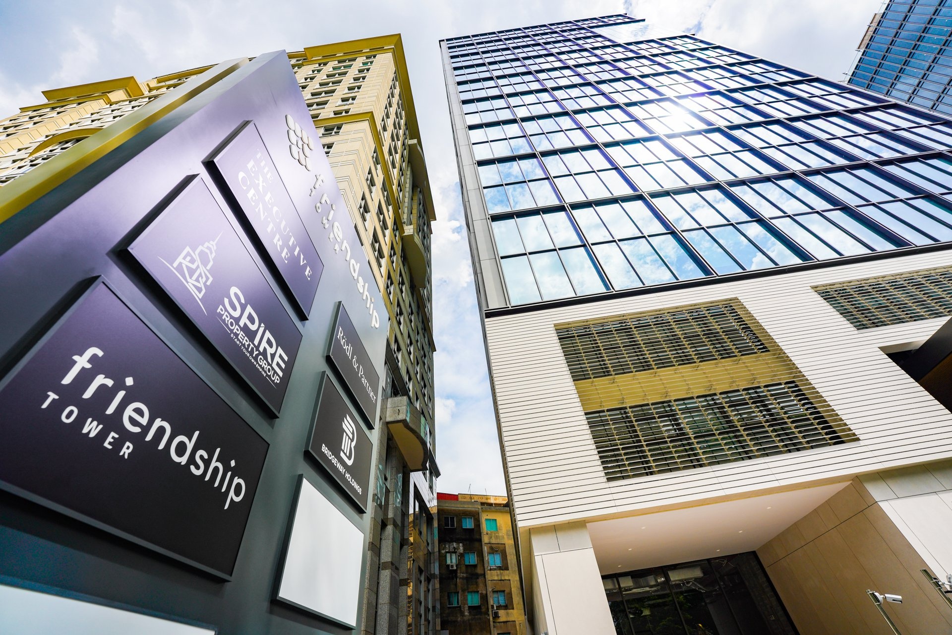 Gia thue van phong o TP.HCM chua co dau hieu ha nhiet hinh anh