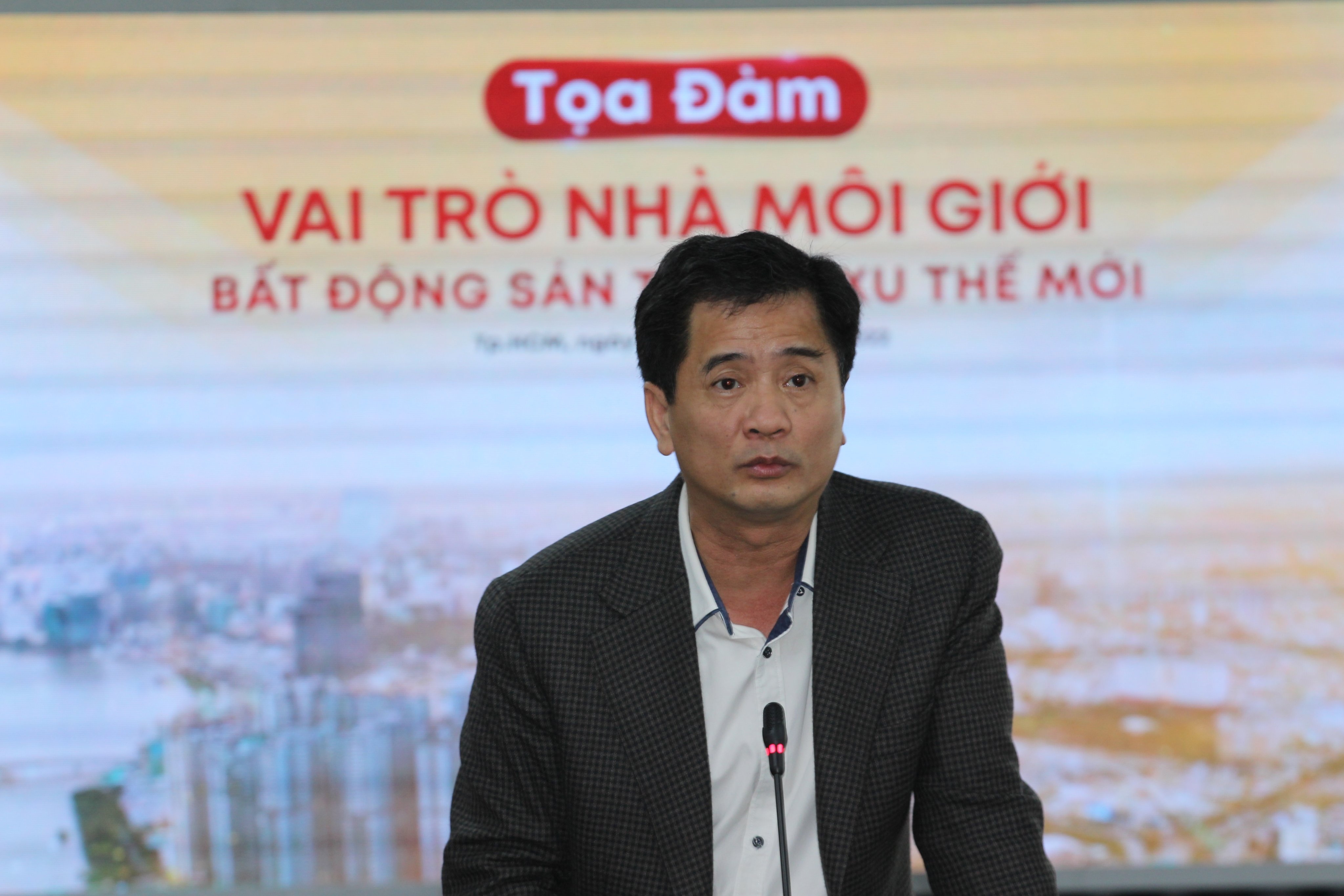 moi gioi bat dong san anh 1