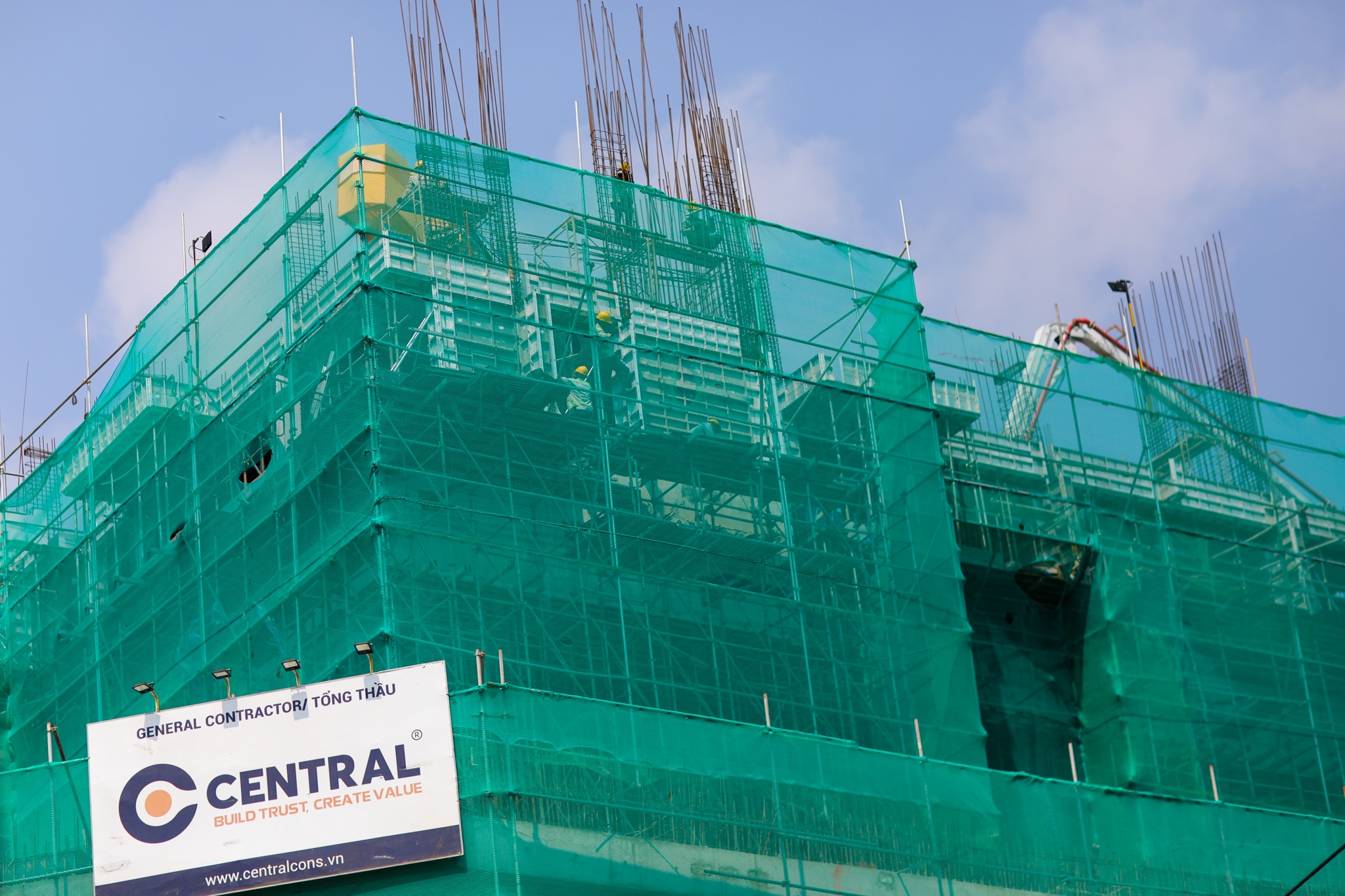 HoREA: Nguoi mua can duoc bao hiem khi chu dau tu cham ban giao nha hinh anh