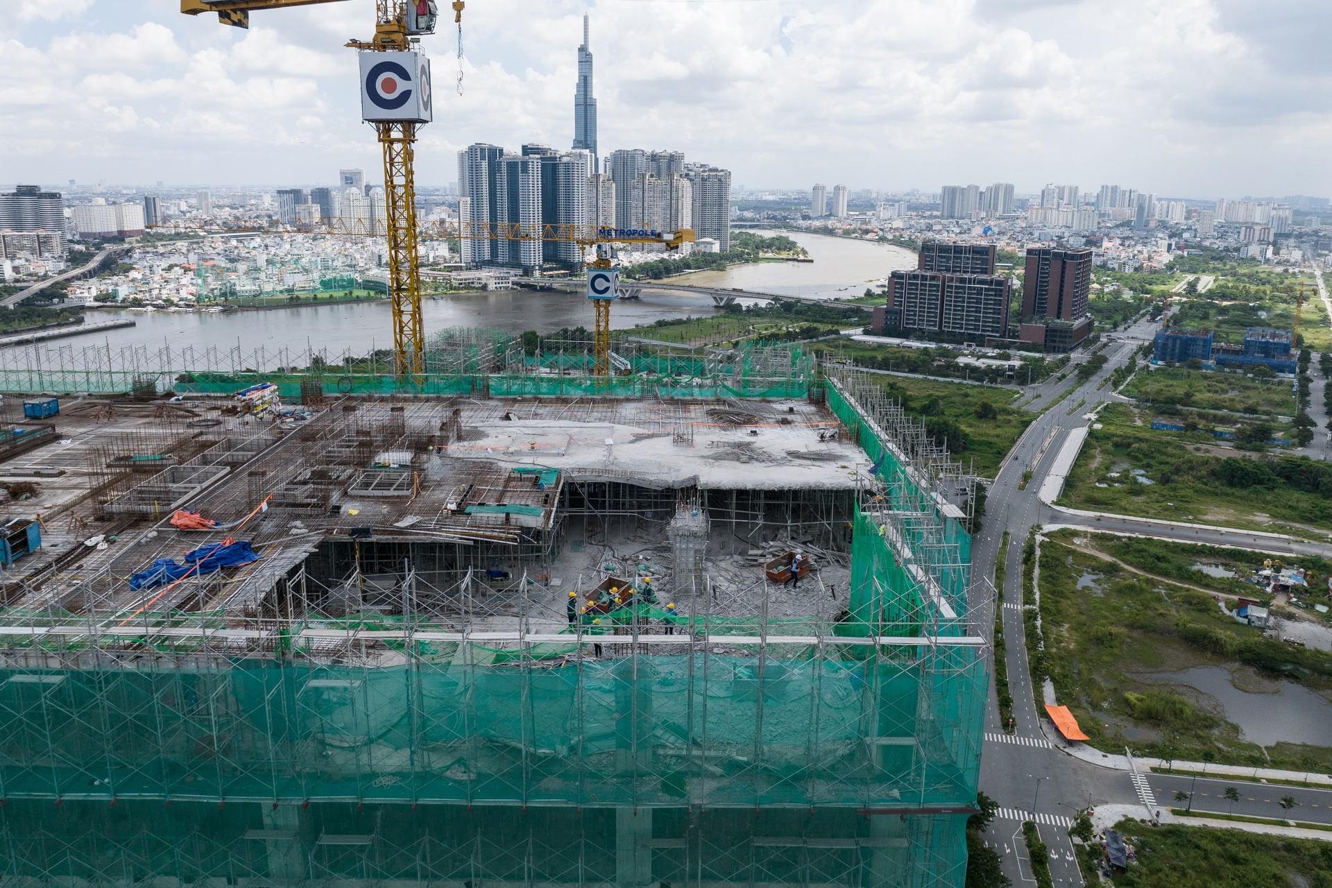 Nha thau len tieng ve vu sap san be tong tai The Metropole Thu Thiem hinh anh