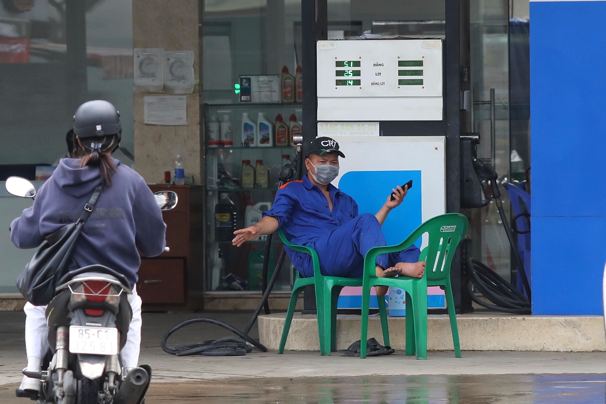 He thong hon 50 cay xang bao 'khong con nguon hang' hinh anh