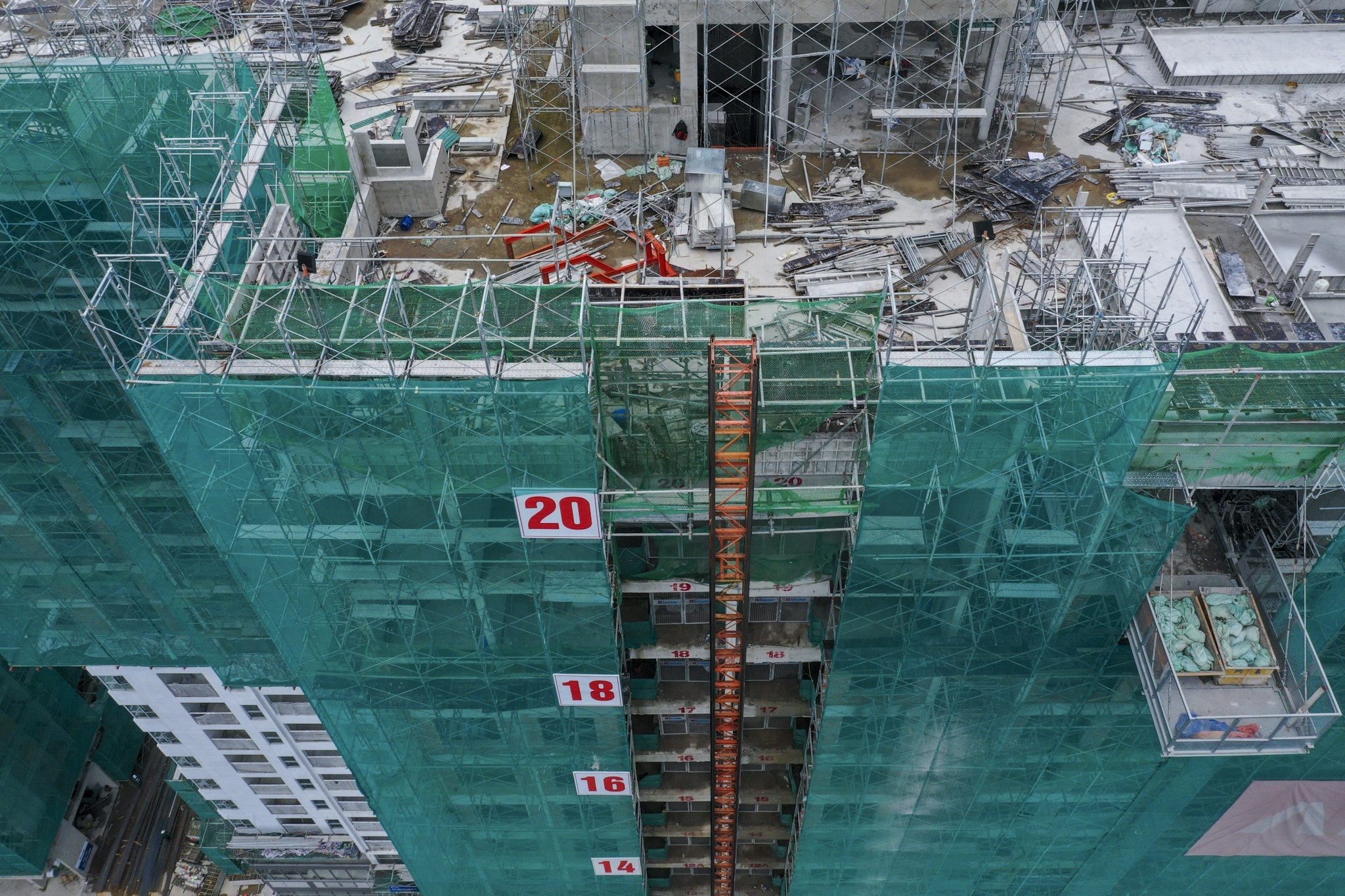 Ca TP.HCM chi ban duoc 100 can ho so cap trong quy cuoi nam hinh anh