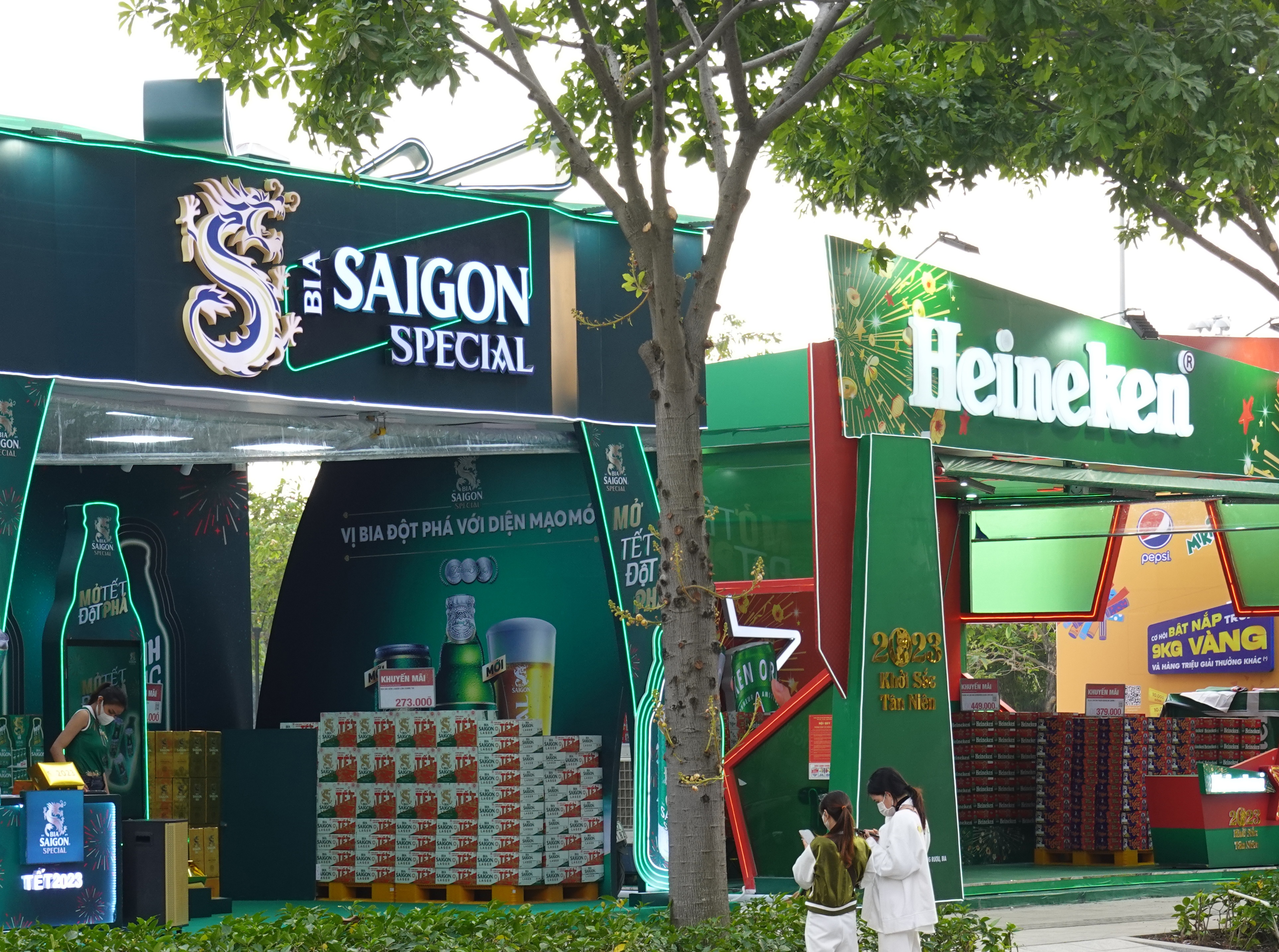 Bia Tet loan gia, suc mua i ach hinh anh