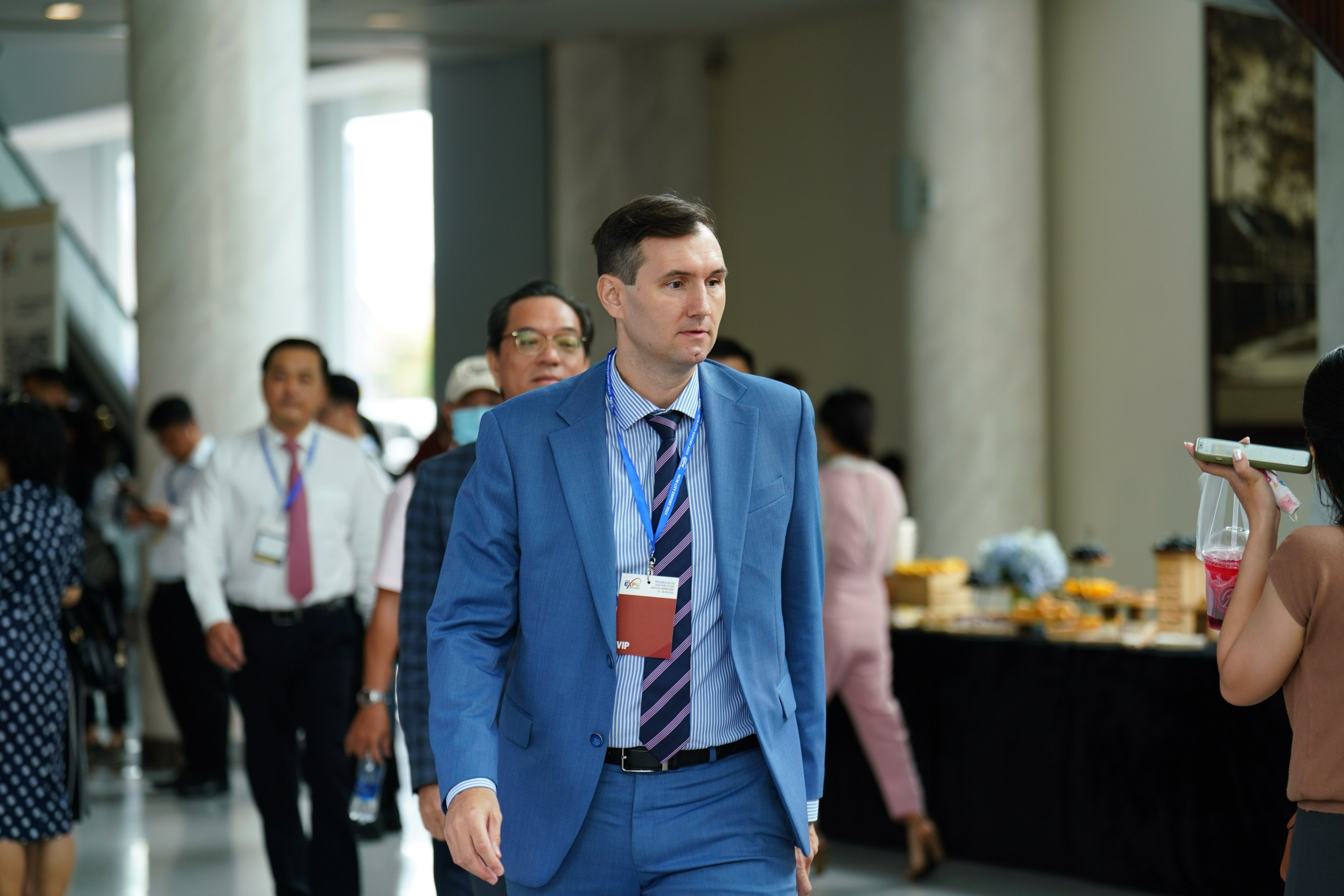 Nha mua hang tu 70 quoc gia do ve TP.HCM hinh anh