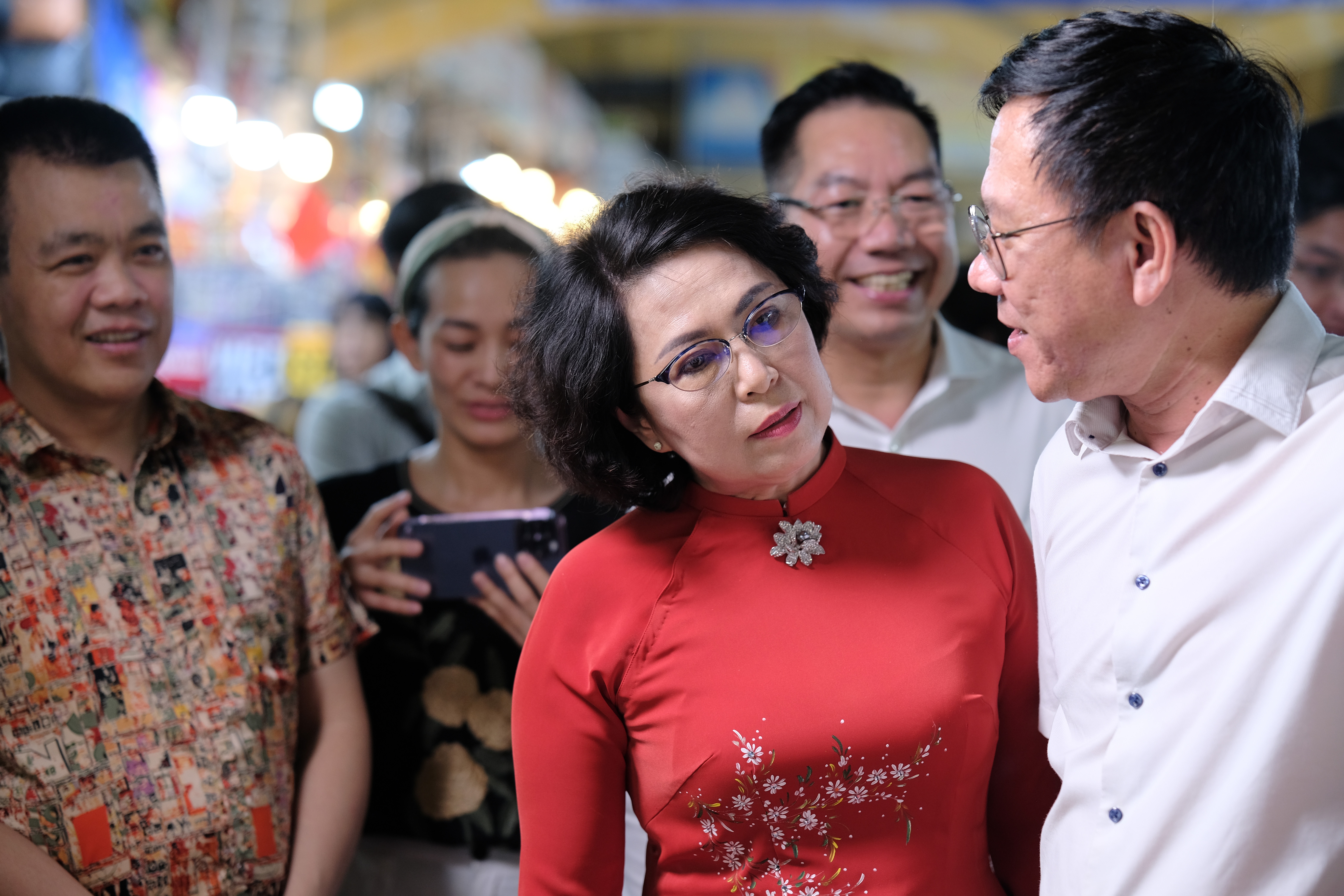 chợ bến thành livestream ảnh 2 cho ben thanh livestream anh 2