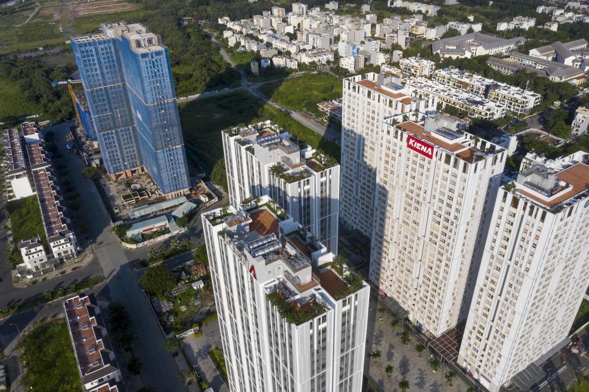 Nhieu nguoi chot mua nha ngay sat Tet hinh anh