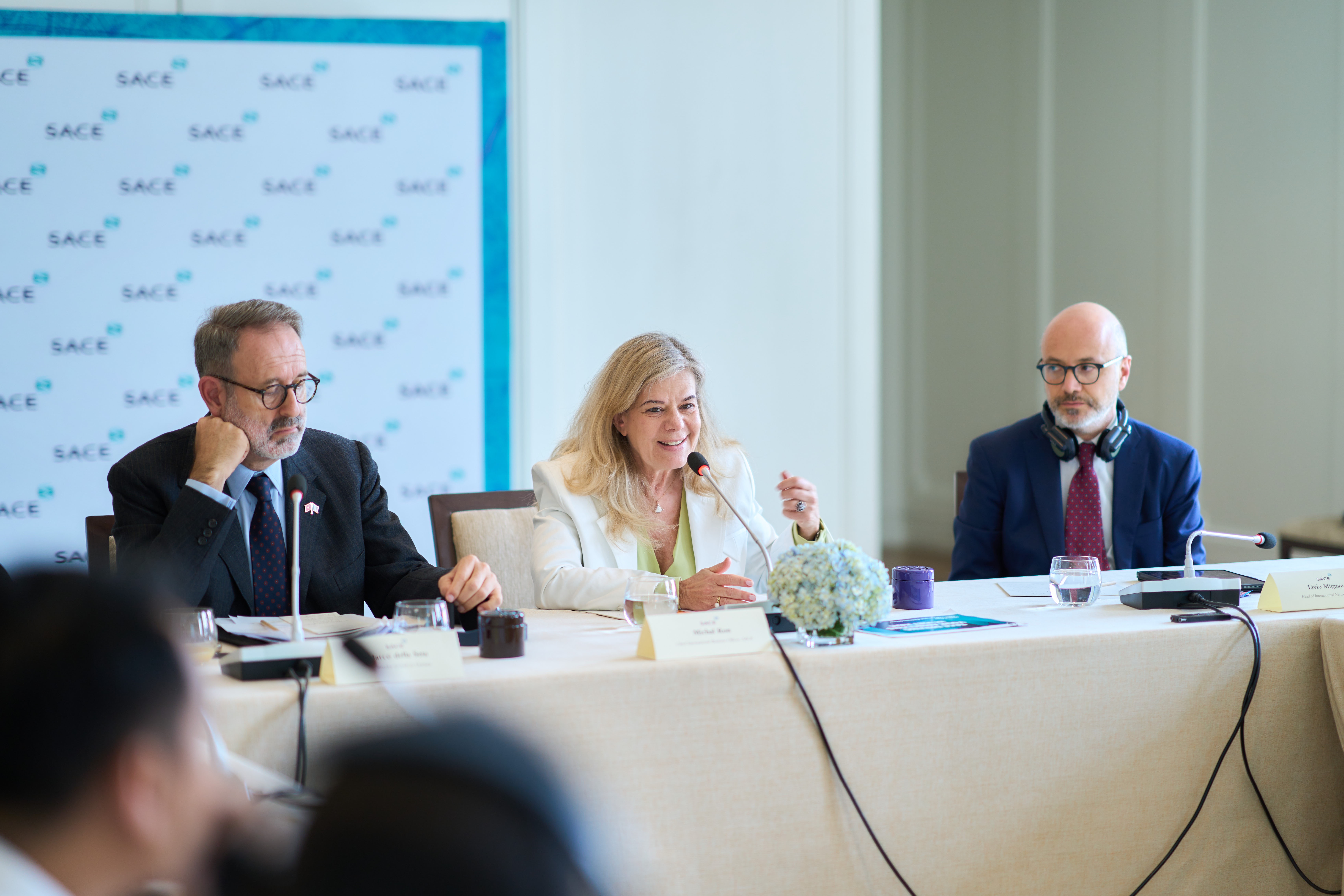 Tap doan tai chinh Italy muon ho tro 1,3 ty USD cho doanh nghiep Viet hinh anh