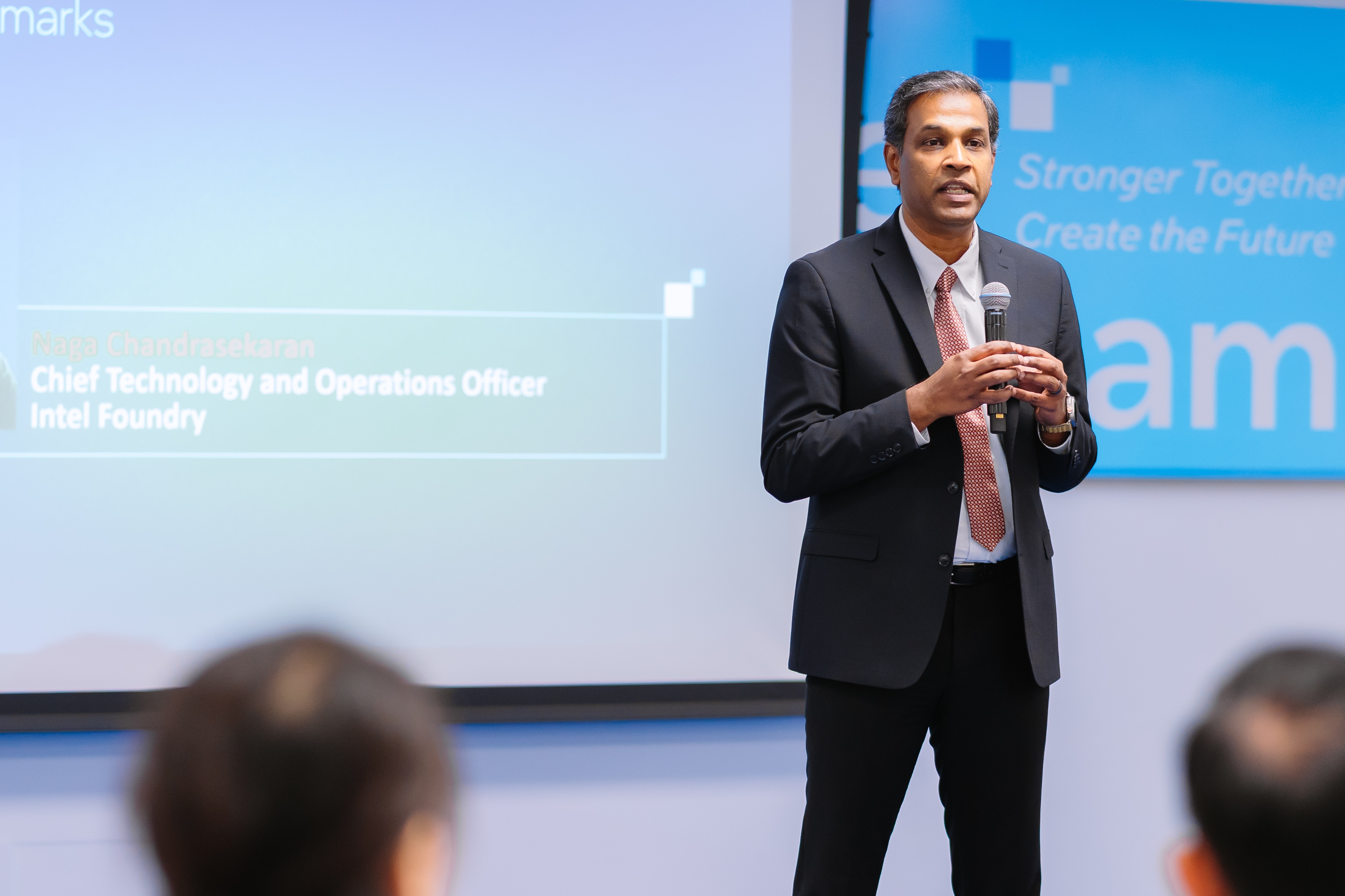 Intel sap can moc xuat khau 100 ty USD tai Viet Nam hinh anh