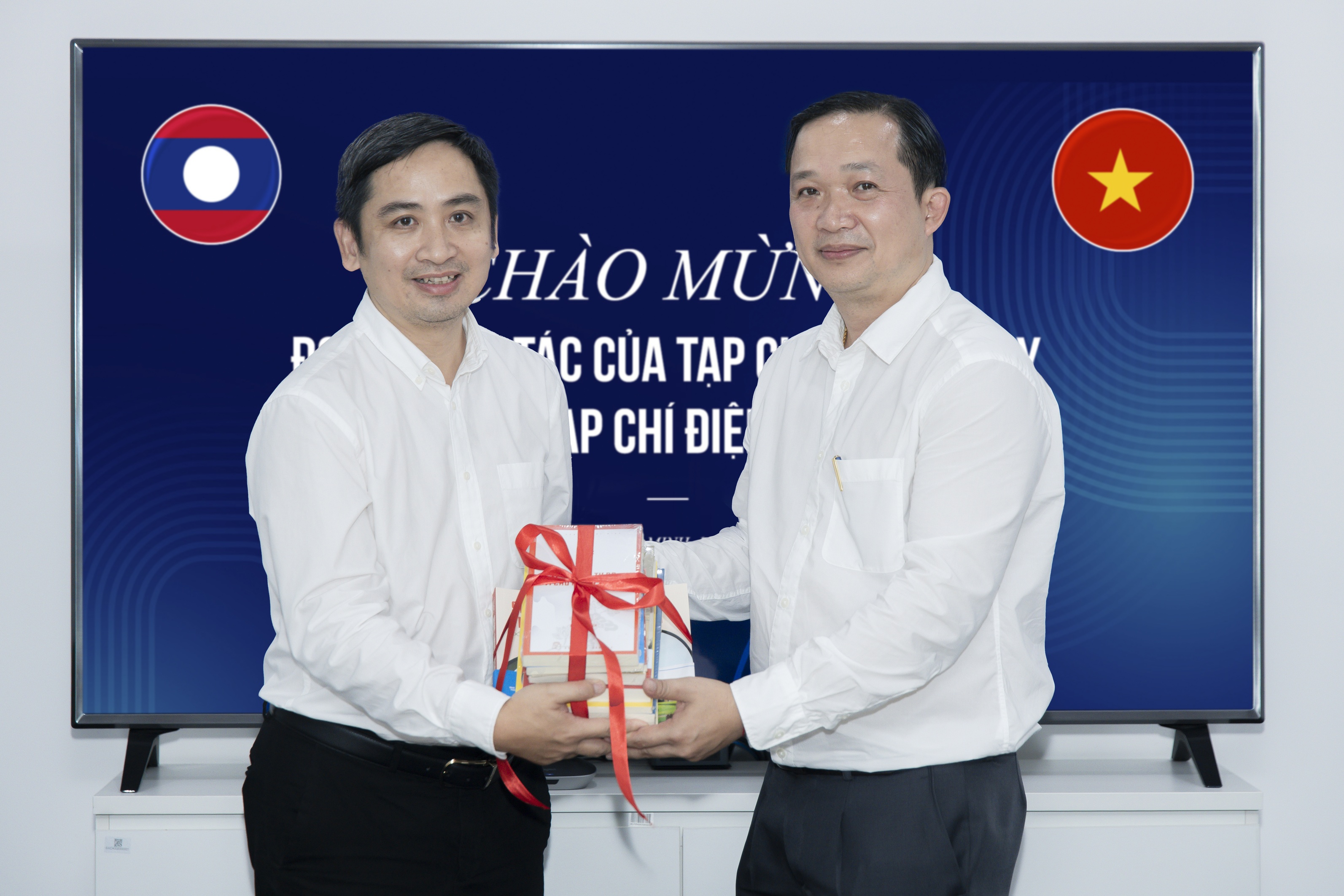 znews,  tap chi alunmay anh 3