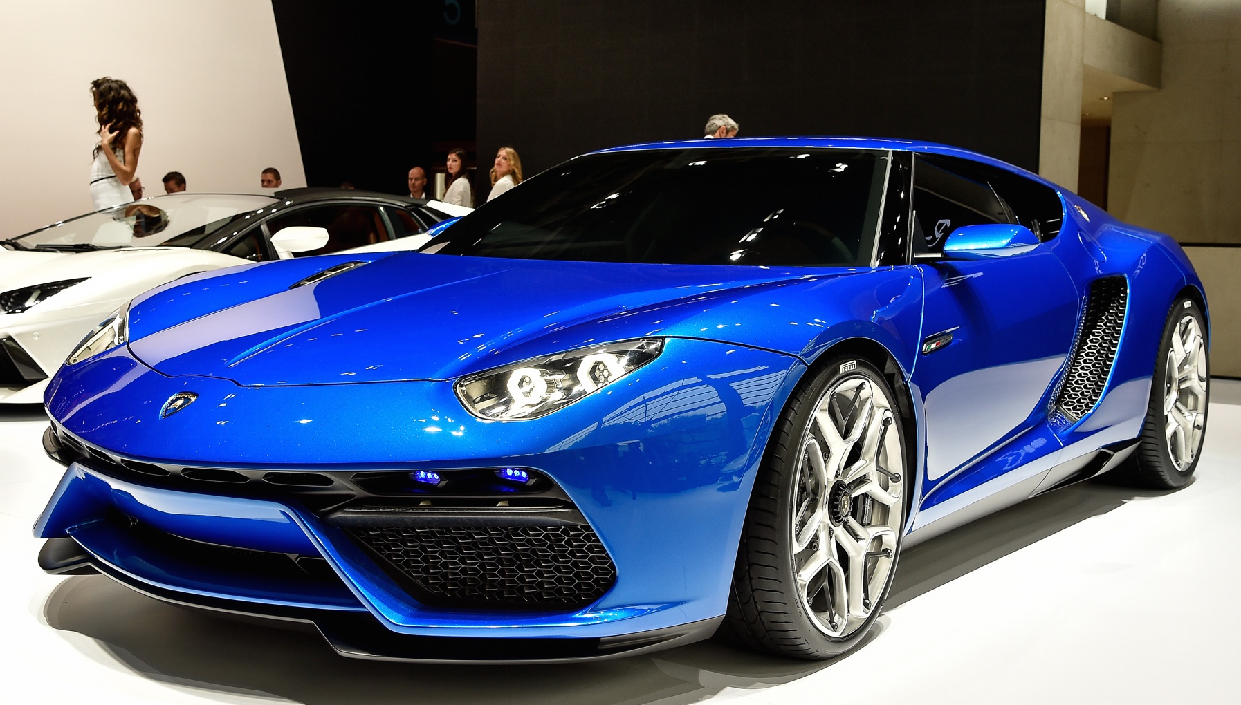 Lamborghini Centenario chay hang khi chua ra mat hinh anh