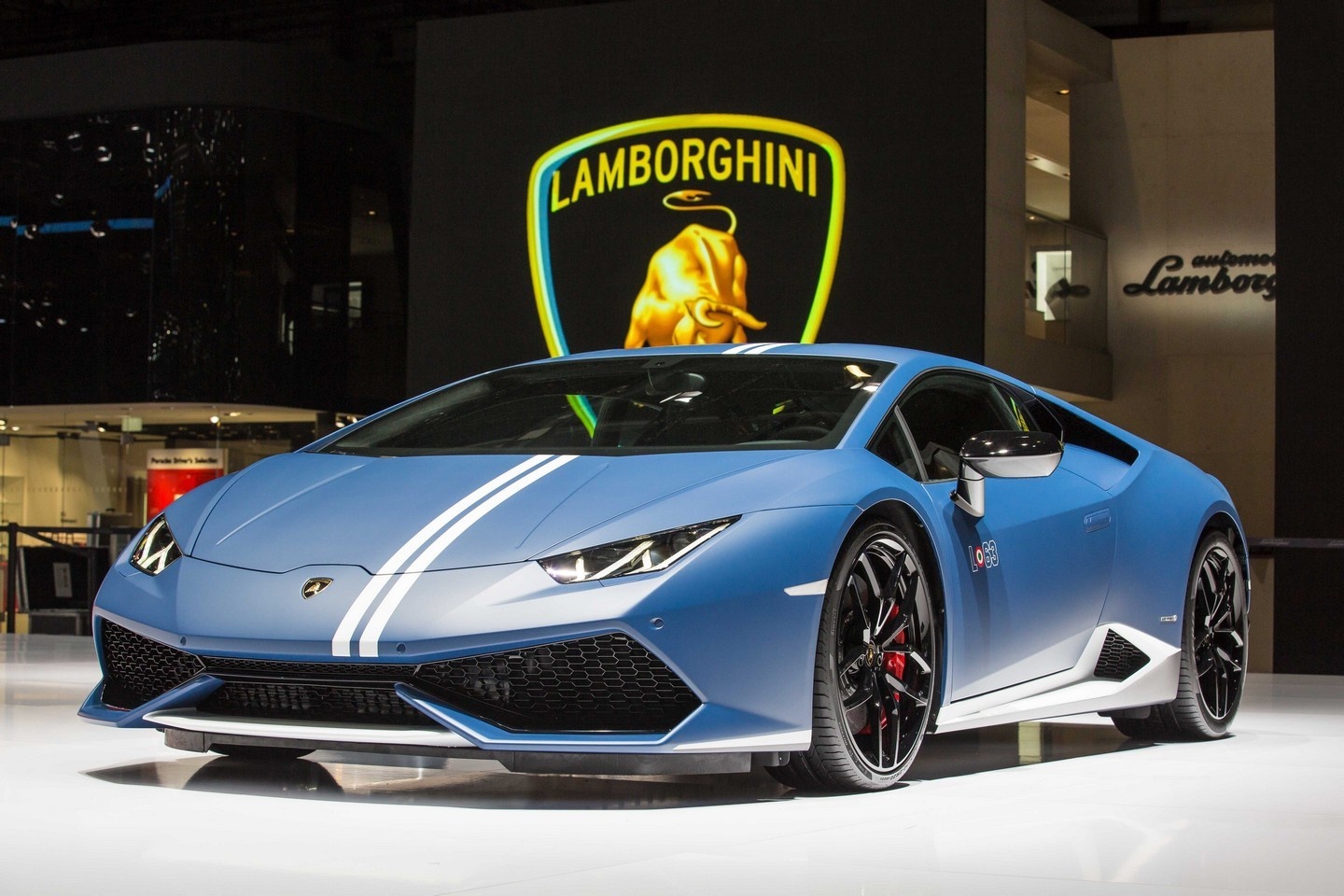 Lamborghini Huracan Avio: Sieu xe cua khong gian hinh anh