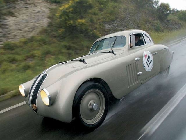 Lich su 100 nam BMW qua 3 phut hinh anh