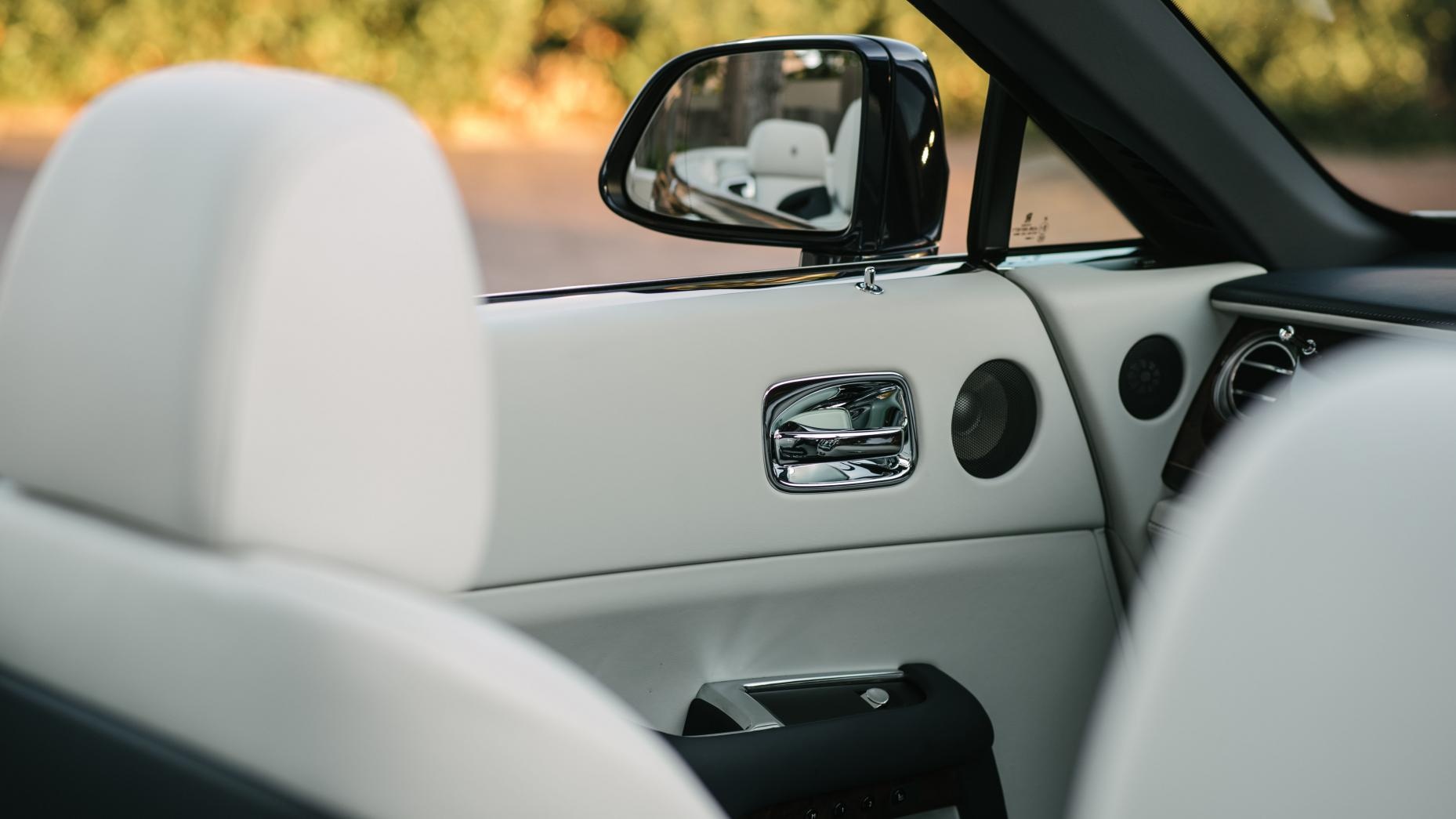 Rolls Royce Dawn,  convertible,  xe sieu sang,  kham pha Rolls Royce Dawn anh 2