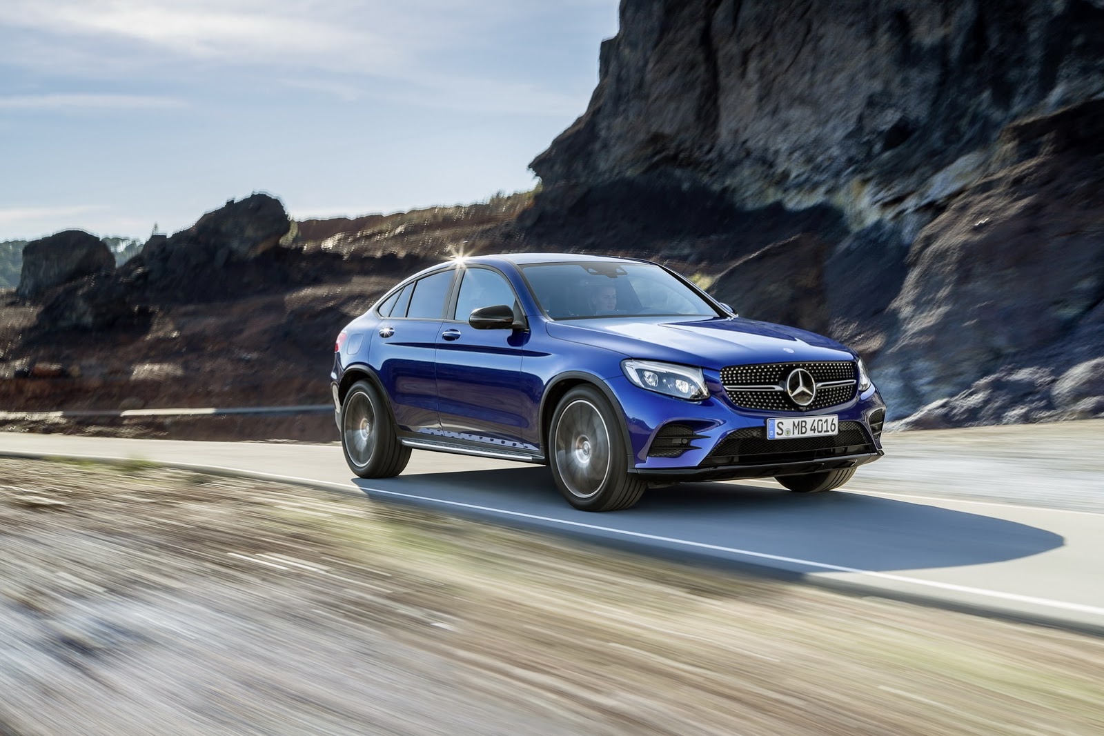 Mercedes Benz GLC Coupe ra mat anh 10
