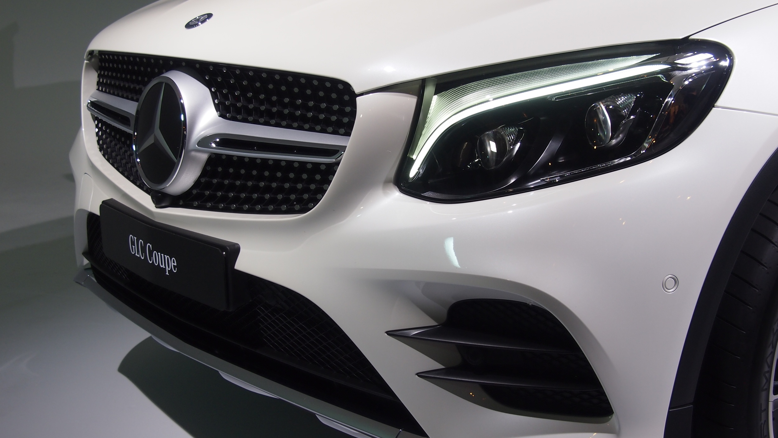 Mercedes Benz GLC Coupe ra mat anh 2