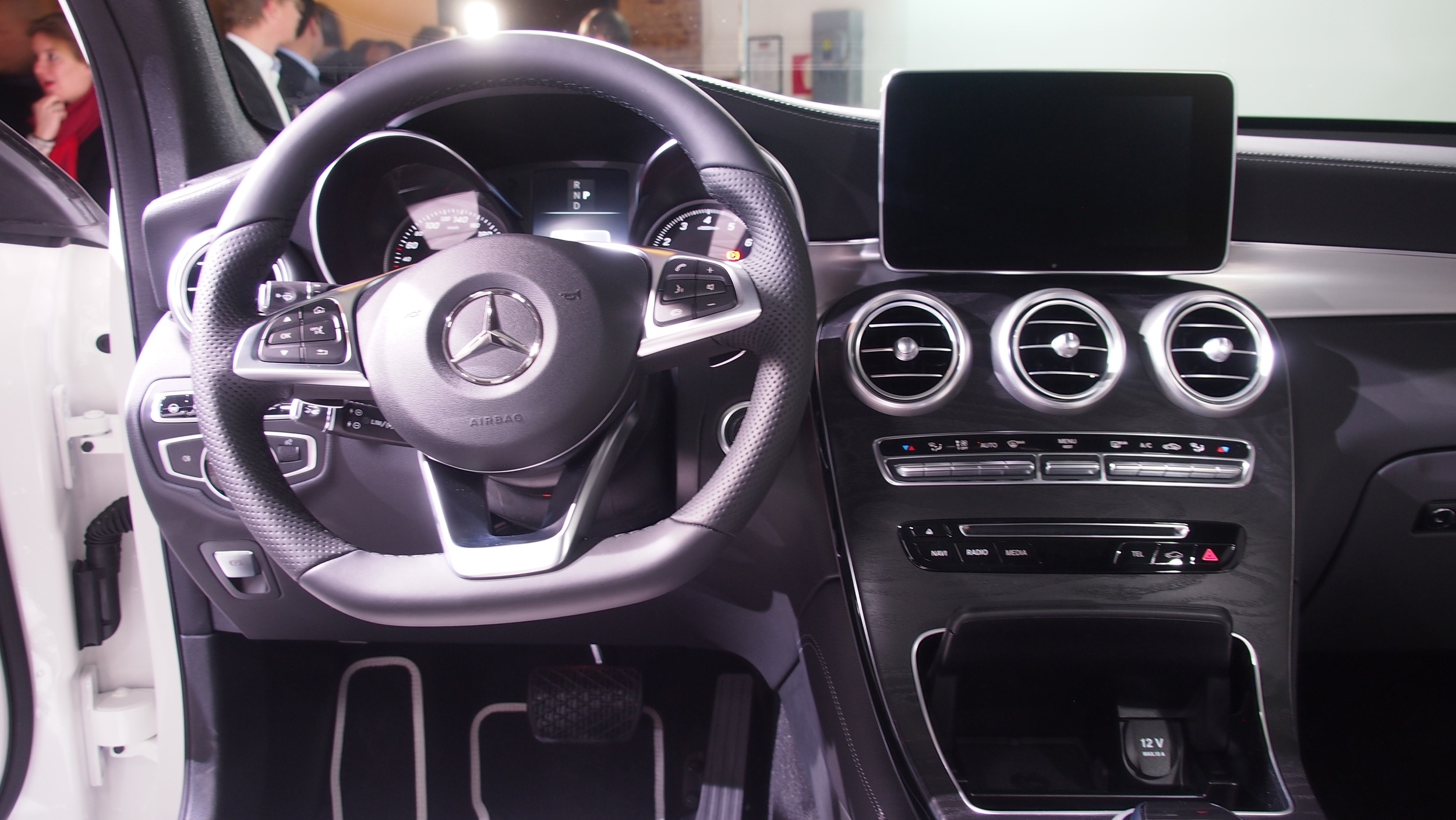 Mercedes Benz GLC Coupe ra mat anh 8