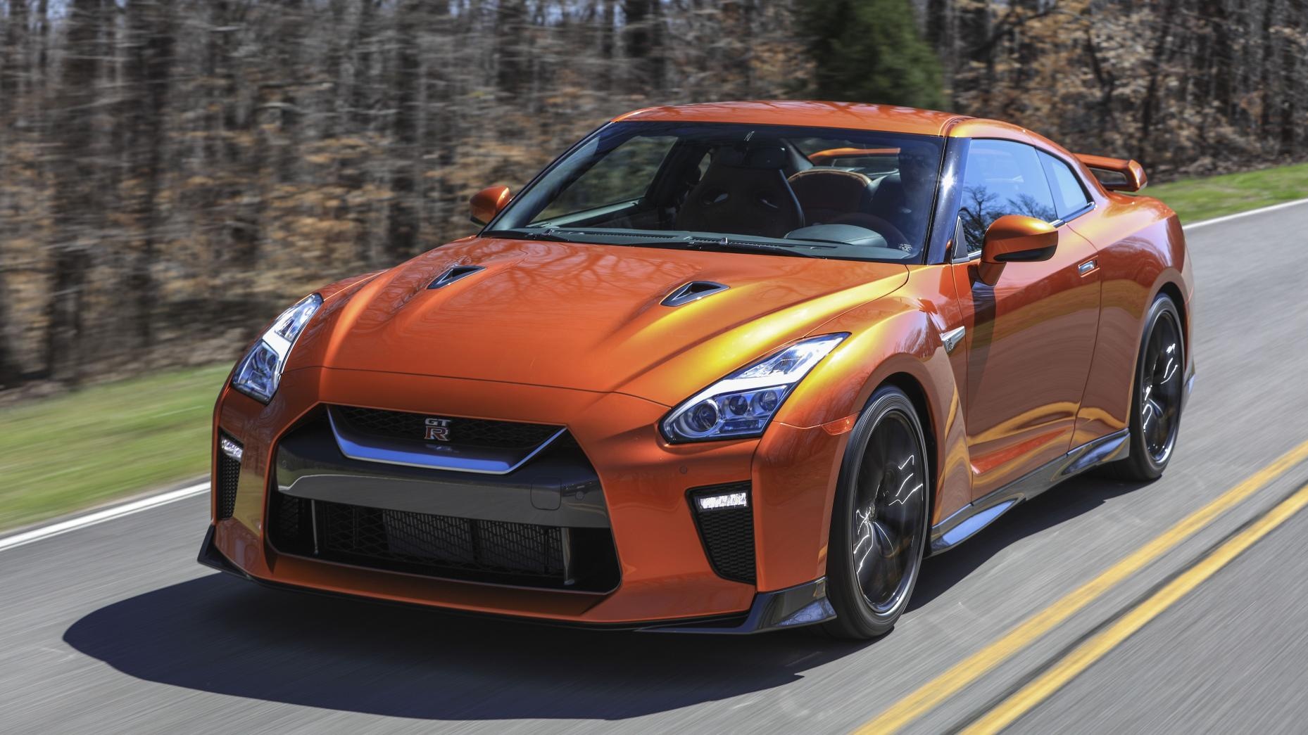 10 dieu can biet ve sieu xe Nissan GT-R moi hinh anh