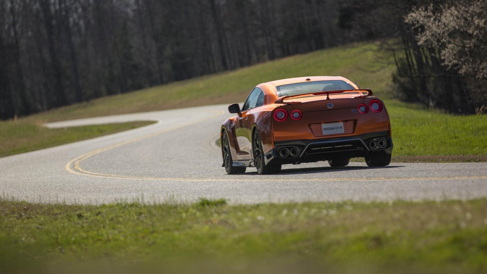 Nissan GT-R,  chi tiet Nissan GT-R,  kham pha Nissan GT-R anh 10