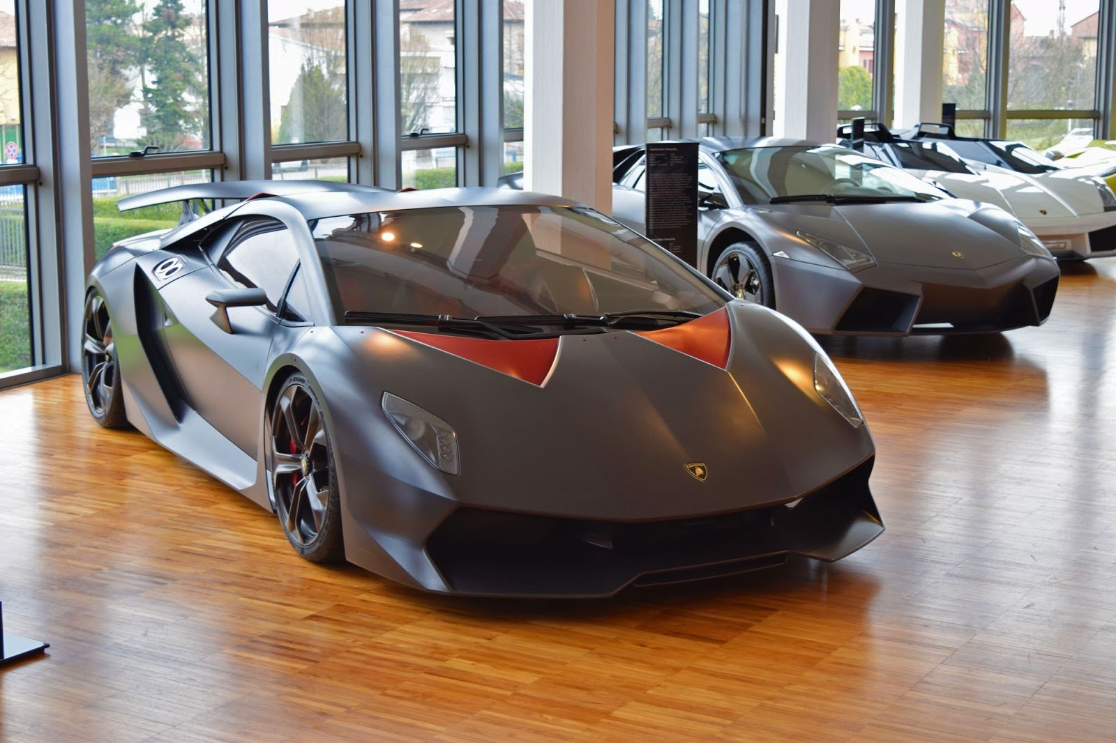 Bao tang xe Lamborghini anh 6