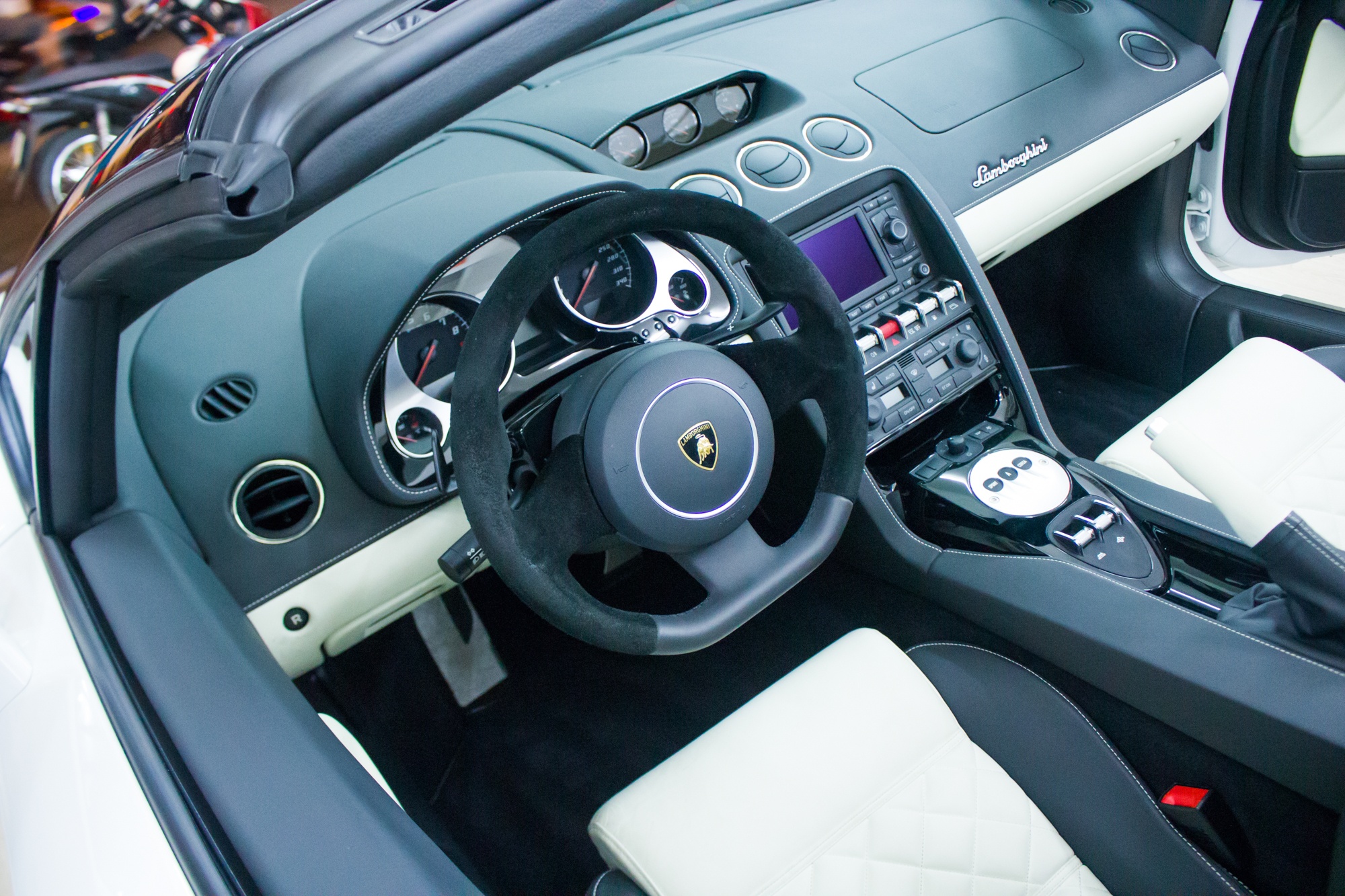 Lamborghini Gallardo mui tran anh 11