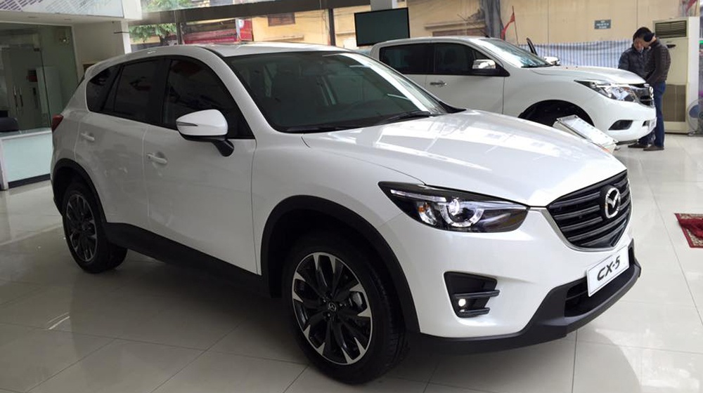 Mazda CX-5 lan dau bo xa Honda CR-V hinh anh