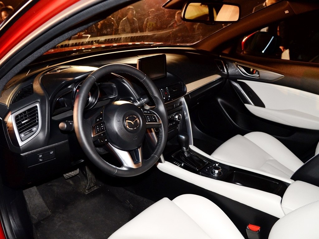 Mazda CX-4,  Mazda CX-4 gia bao nhieu,  chi tiet Mazda CX-4,  thong so Mazda CX-4,  ra mat Mazda CX-4,  anh Mazda CX-4 anh 13