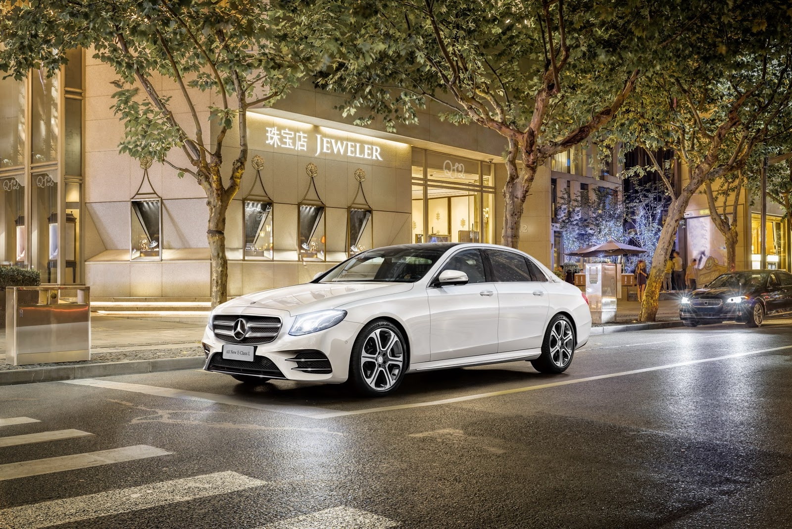 Mercedees Benz E Class truc co so dai anh 1