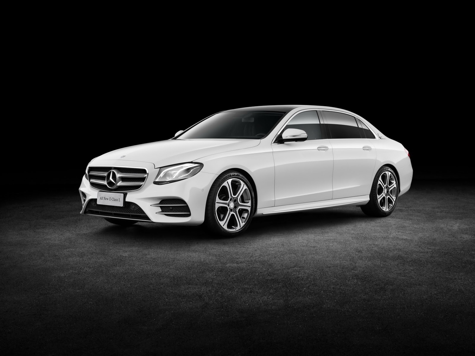 Mercedees Benz E Class truc co so dai anh 3